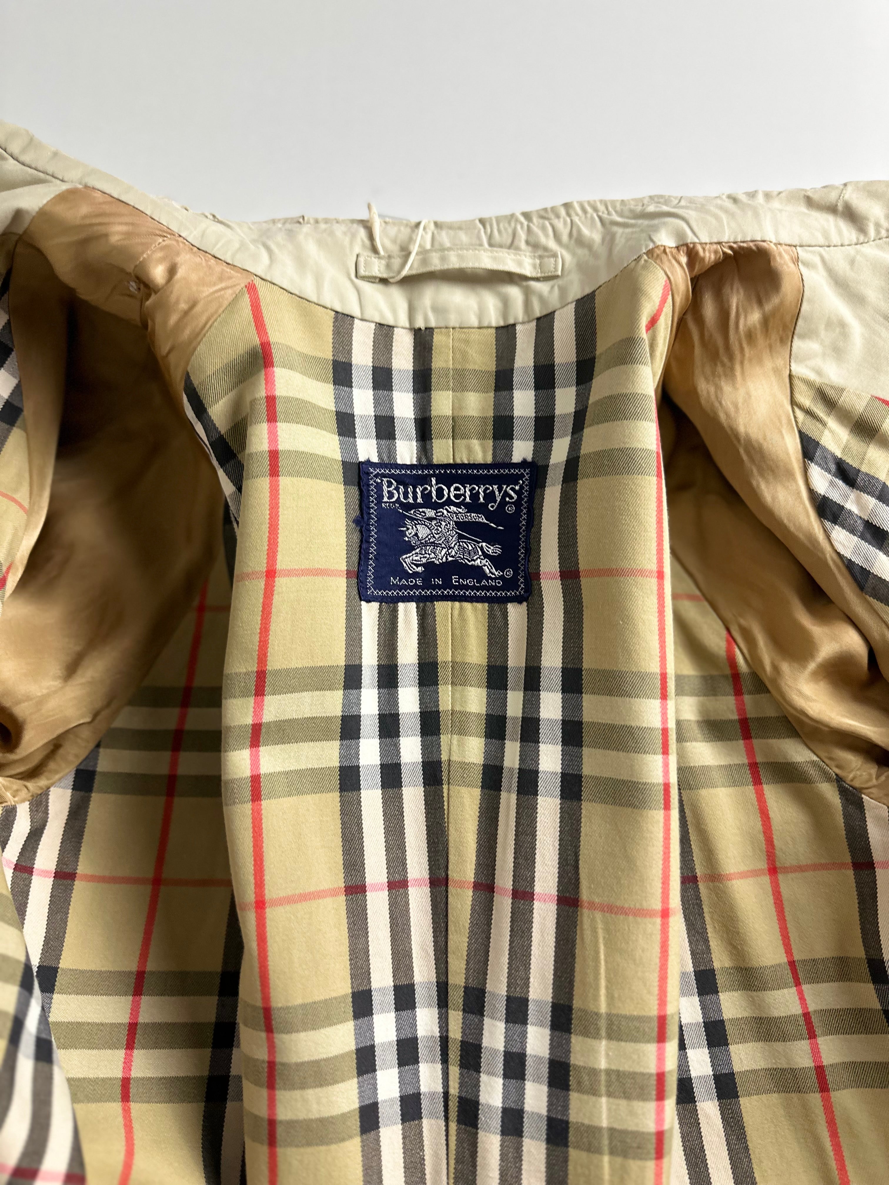 Burberrys Trenchcoat (10/S)