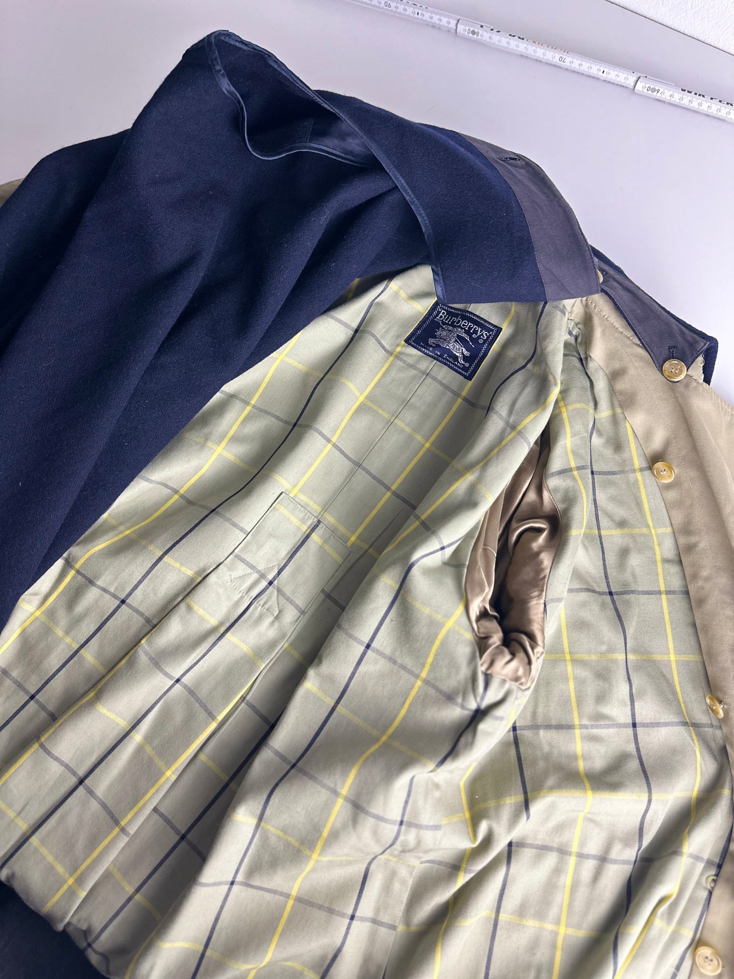 Burberrys Trenchcoat (16/XL) including Inlet