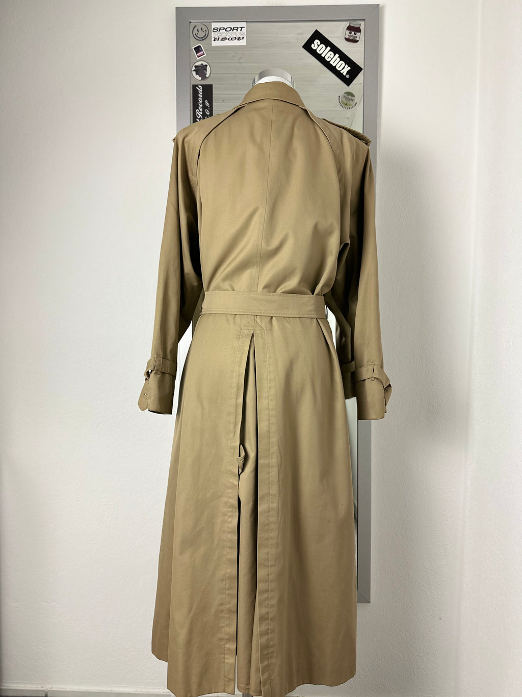 Burberrys Trenchcoat (14/L) including Inlet