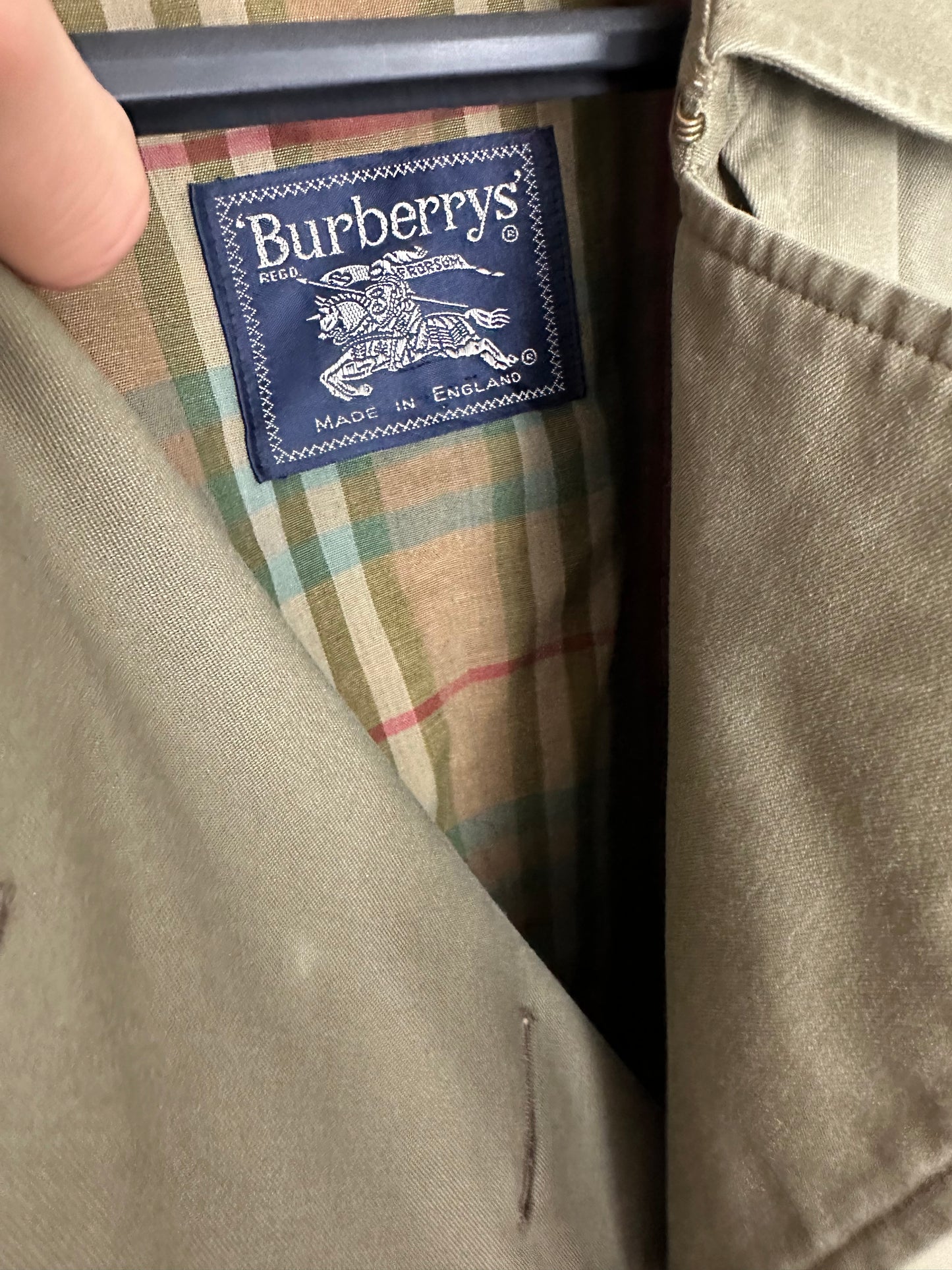 Burberrys Trenchcoat (10/S)