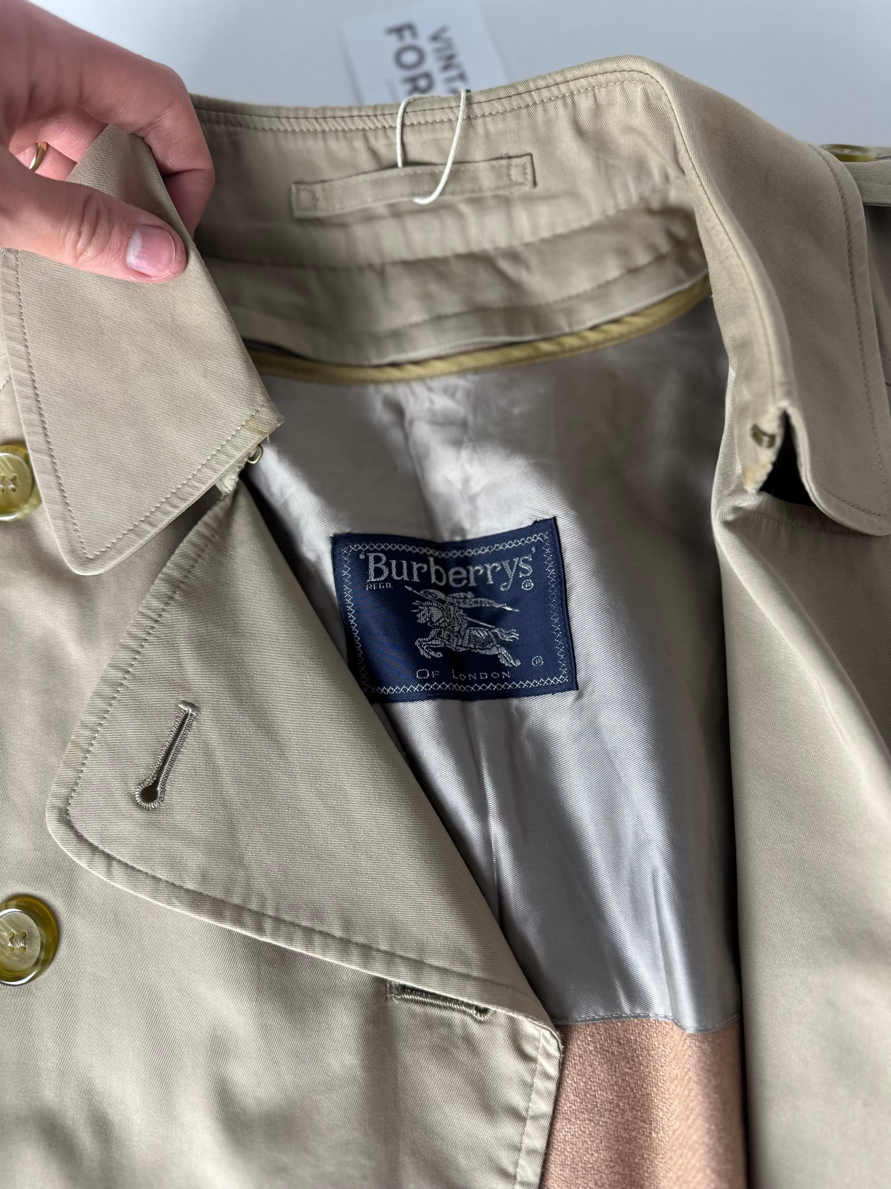 Burberrys Trenchcoat (12/M) including Inlet