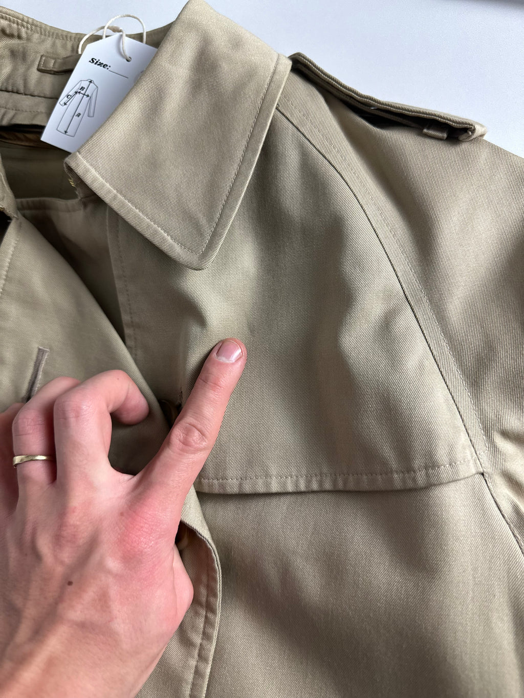 Burberrys Trenchcoat (14/L) including Inlet