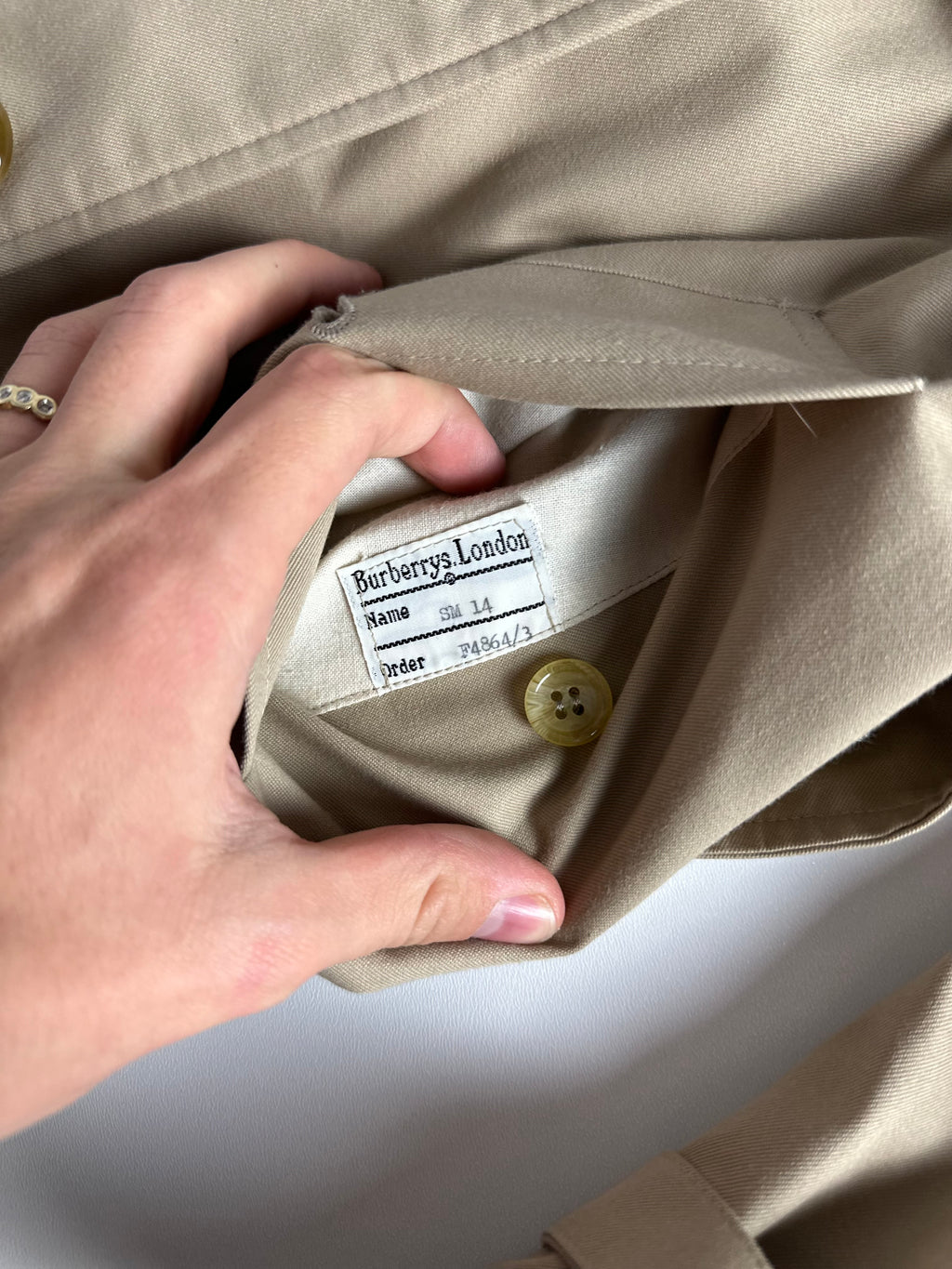 Burberrys Trenchcoat (12/M)