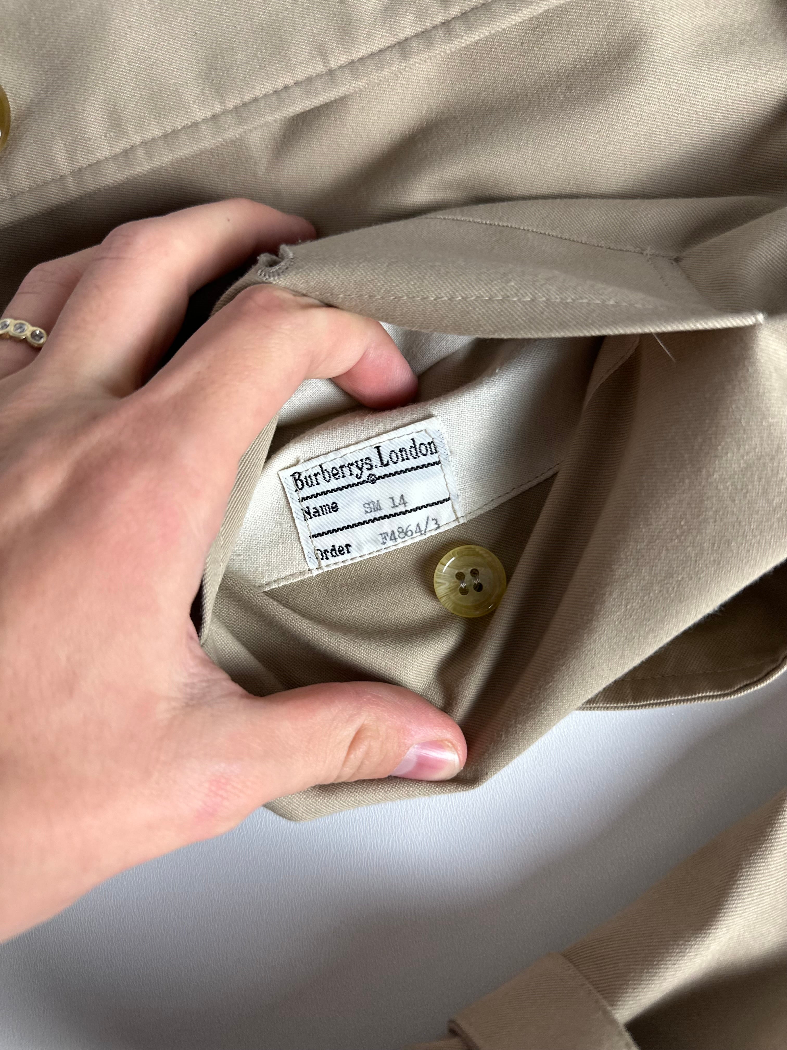 Burberrys Trenchcoat (12/M)