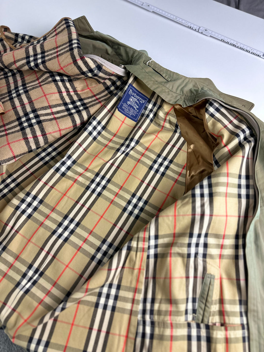 Burberrys Carcoat (46/S) including Inlet