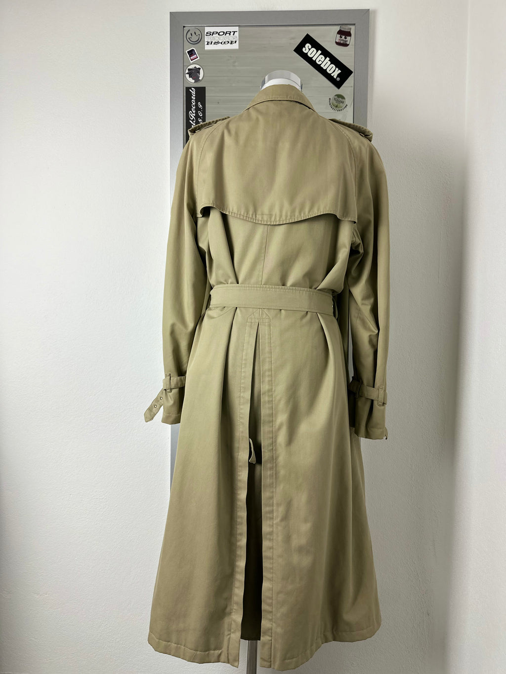 Burberrys Trenchcoat (14/L) including Inlet