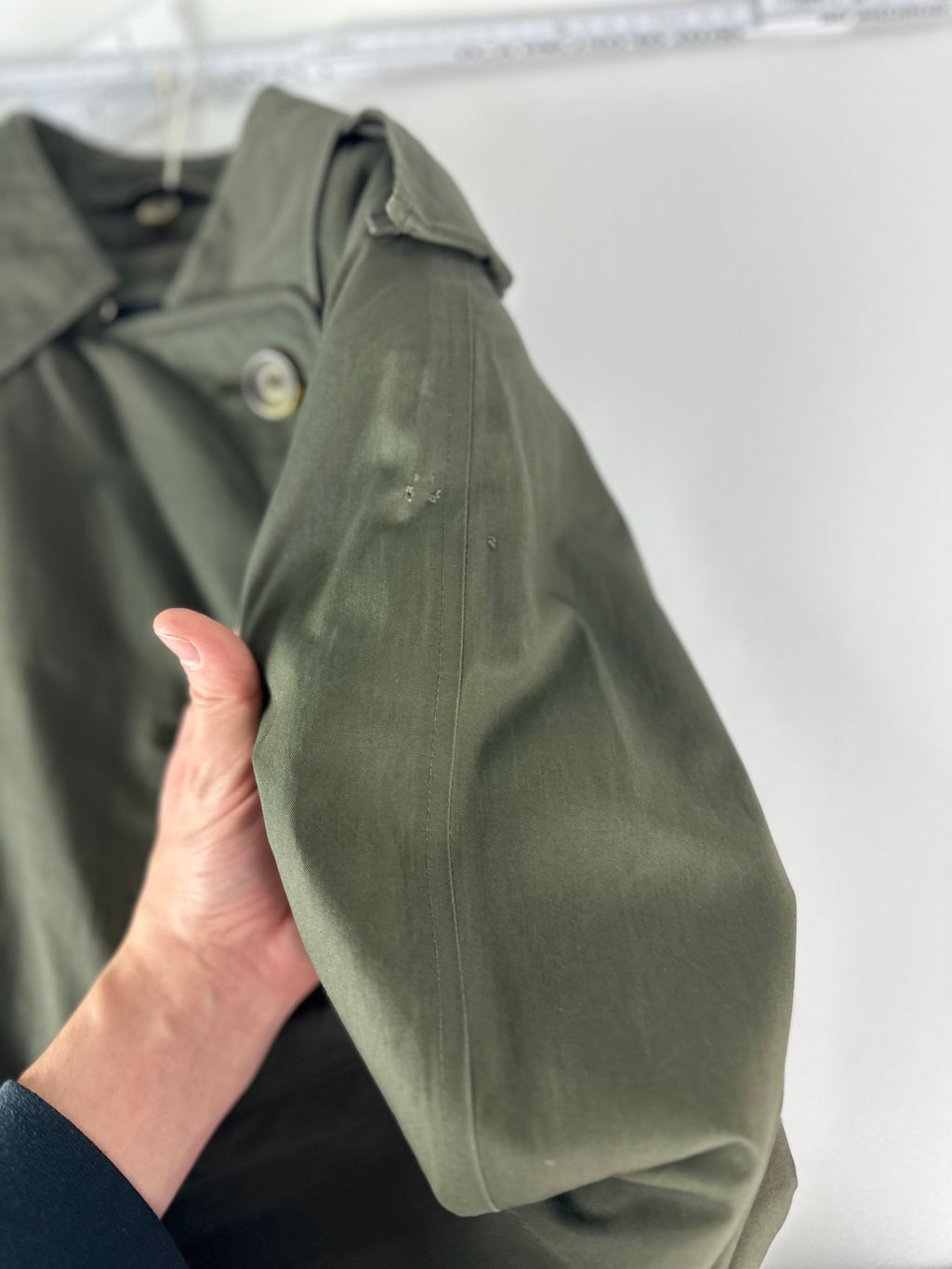 Burberrys Trenchcoat (12/M) including Inlet