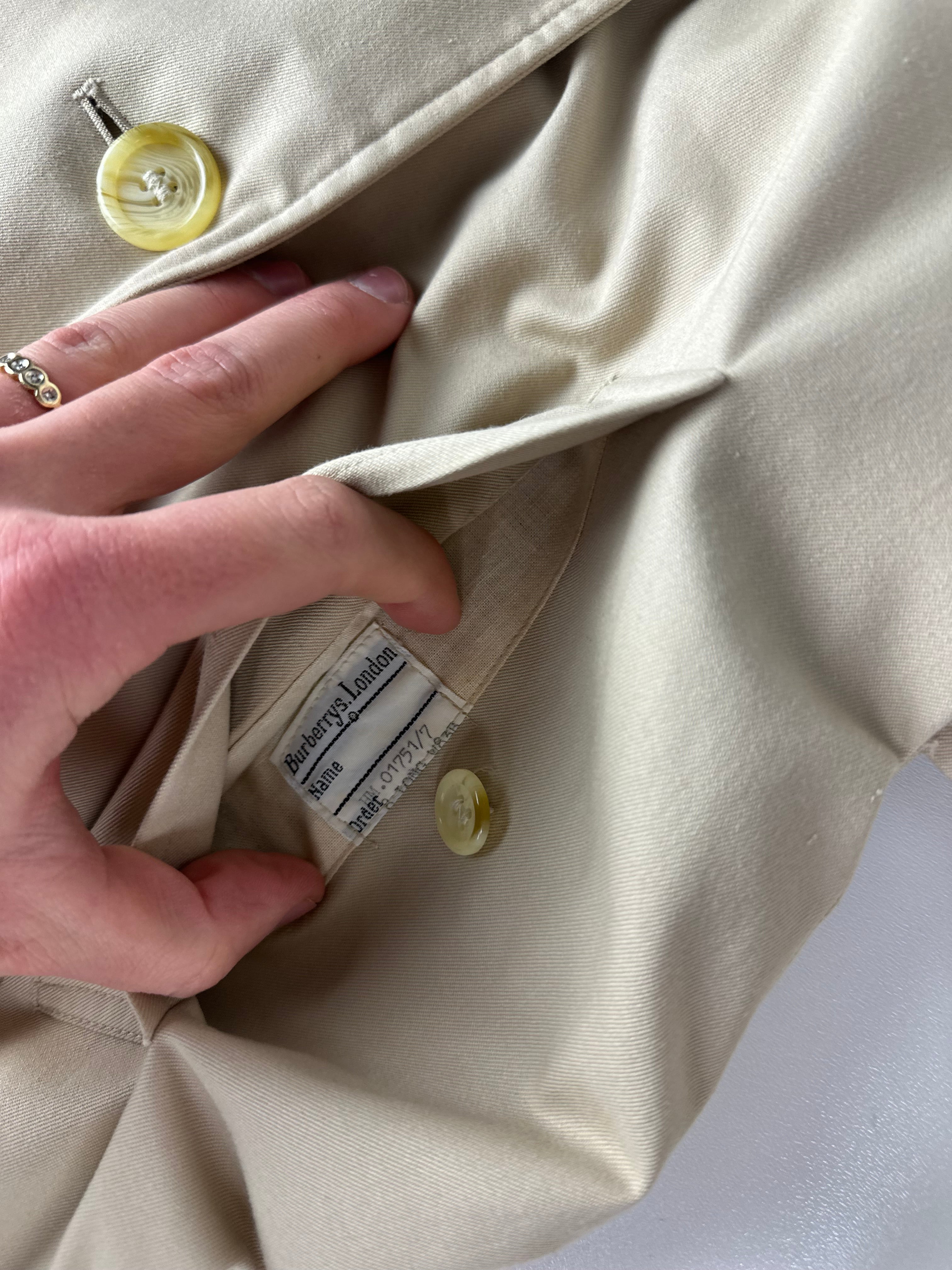 Burberrys Trenchcoat (8/XS)