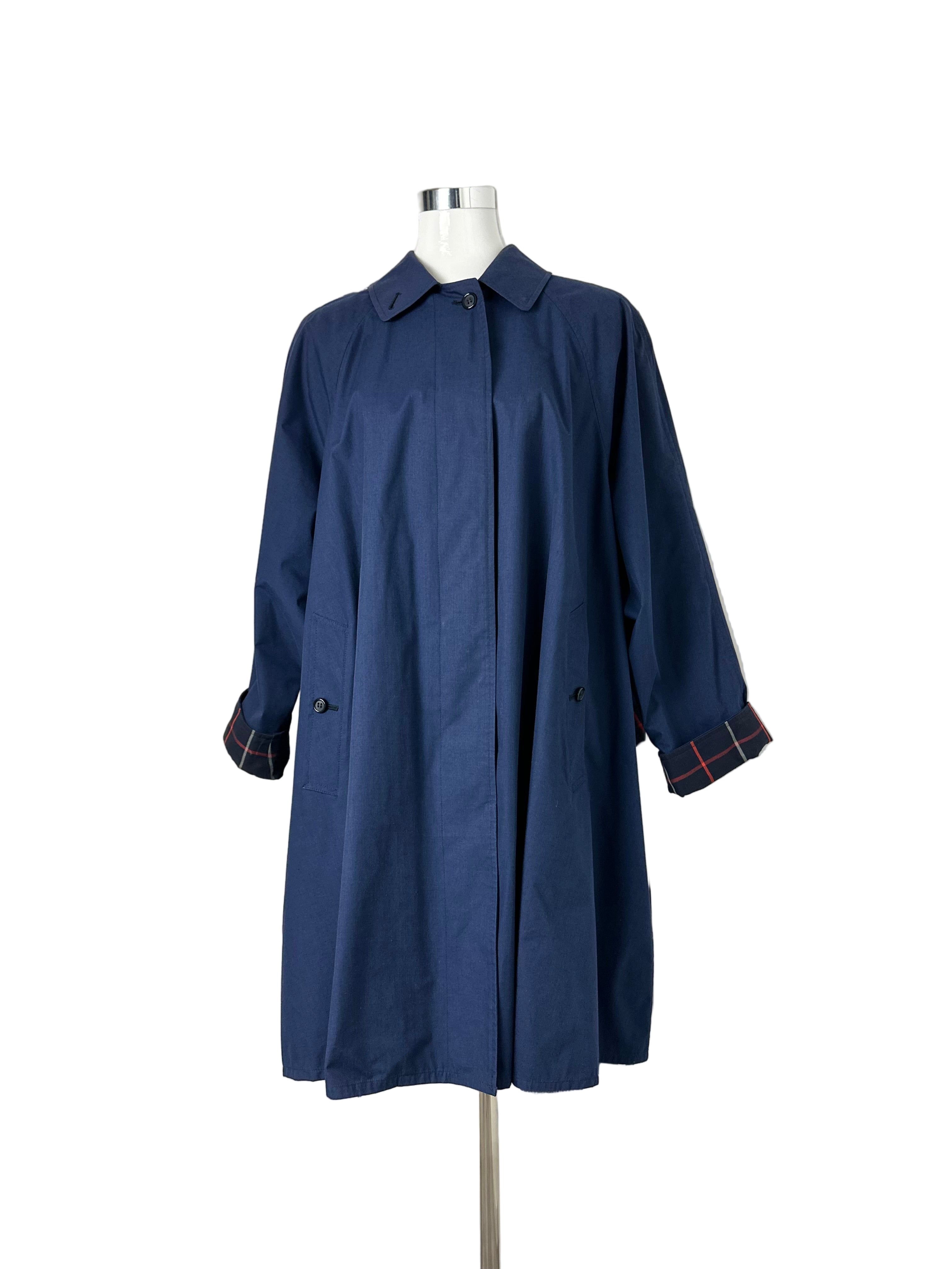 Burberrys Raincoat (12/M)