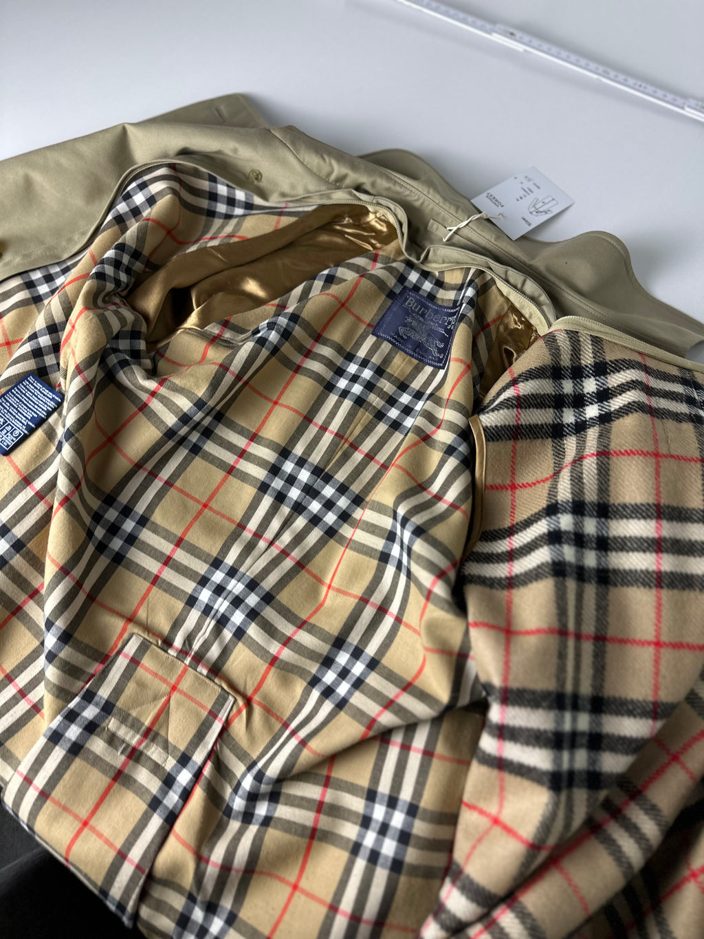 Burberrys Trenchcoat (6/XXS) including Inlet