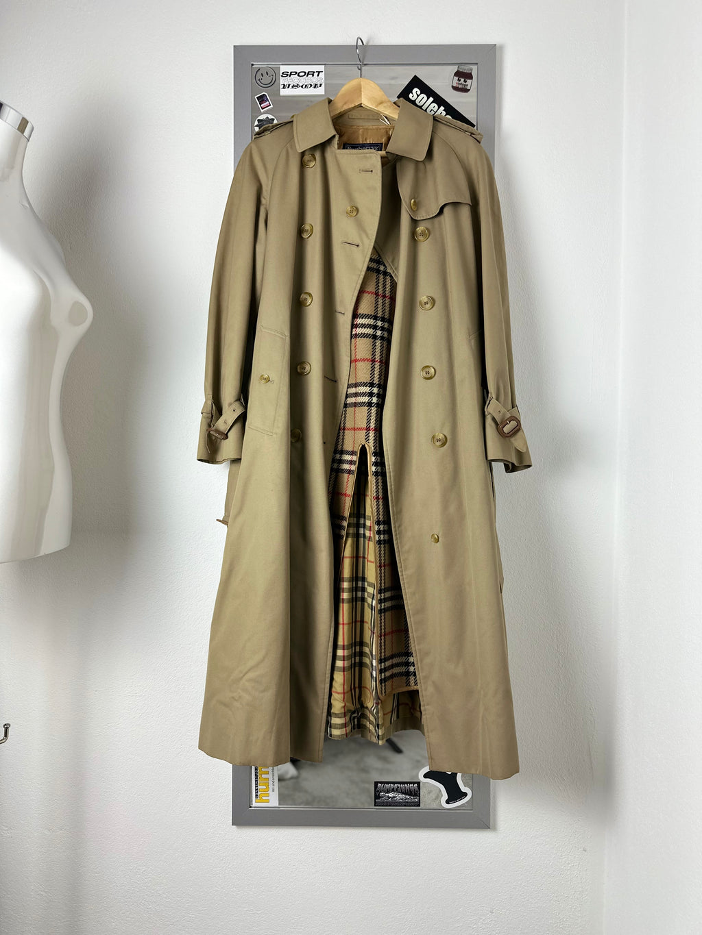 Burberrys Trenchcoat (10/S) including Inlet