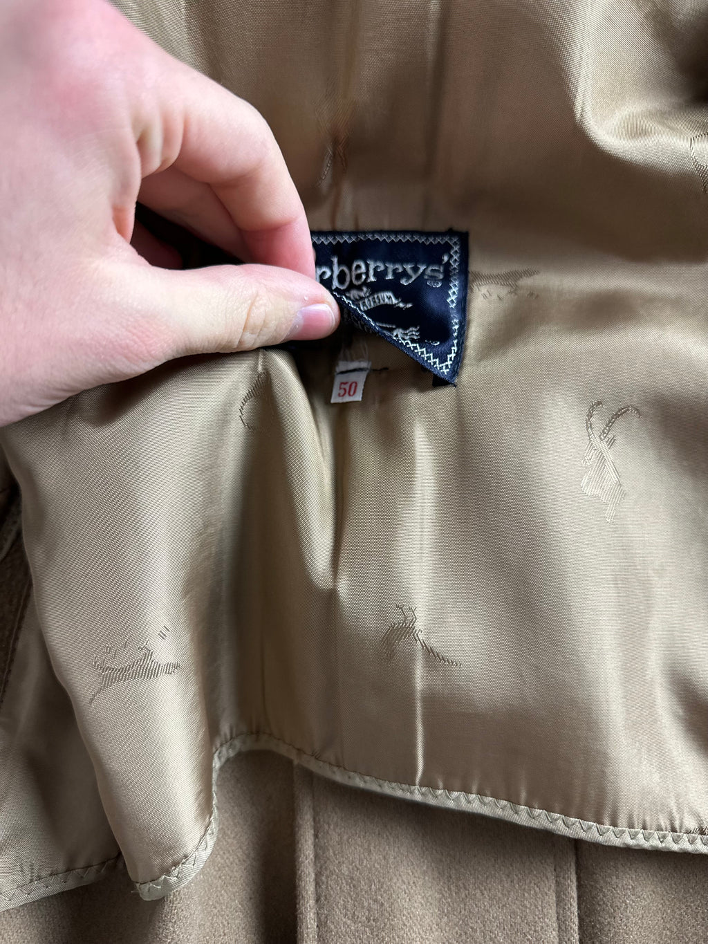 Burberrys Coat (50/L)
