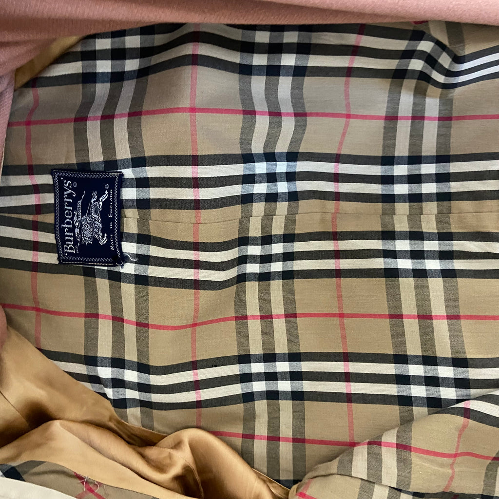 Burberrys Trenchcoat (48/M) including Inlet