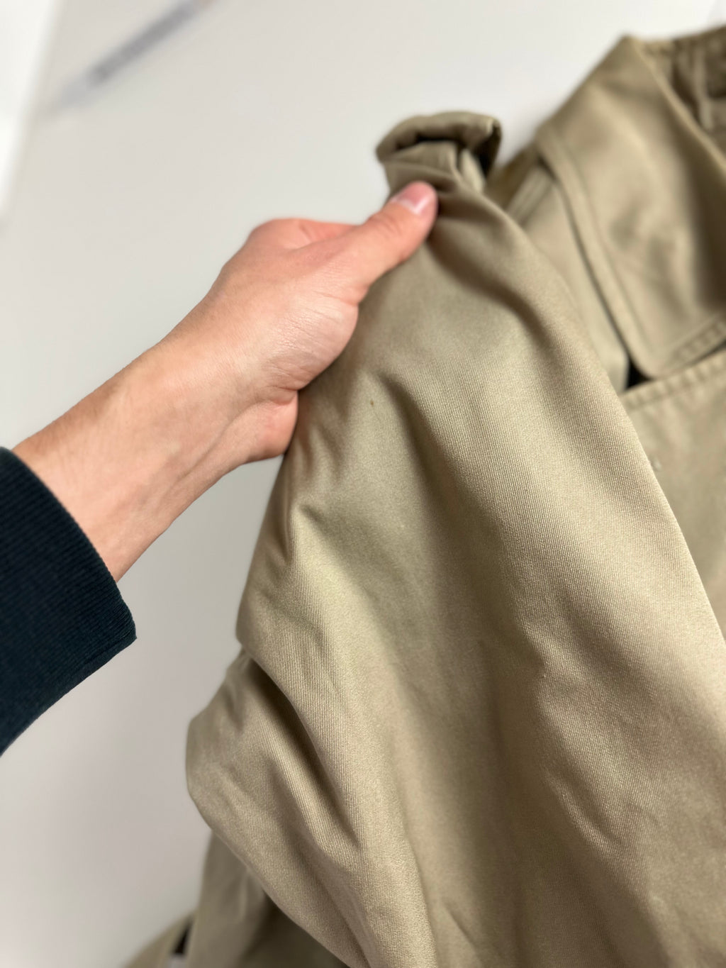 Burberrys Trenchcoat (52/L) including Inlet