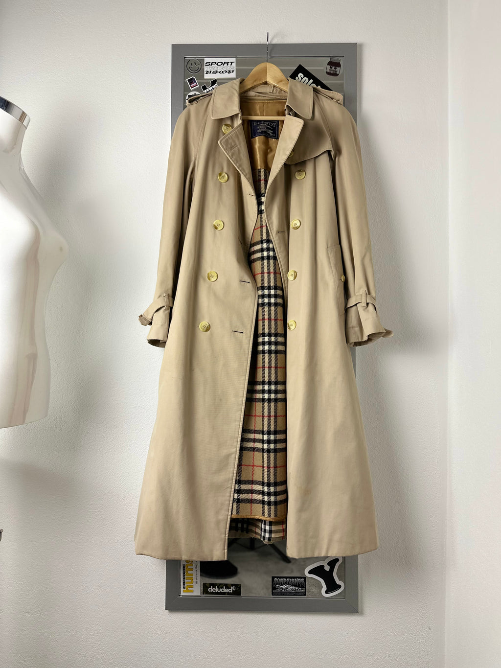 Burberrys Trenchcoat (10/S) including Inlet