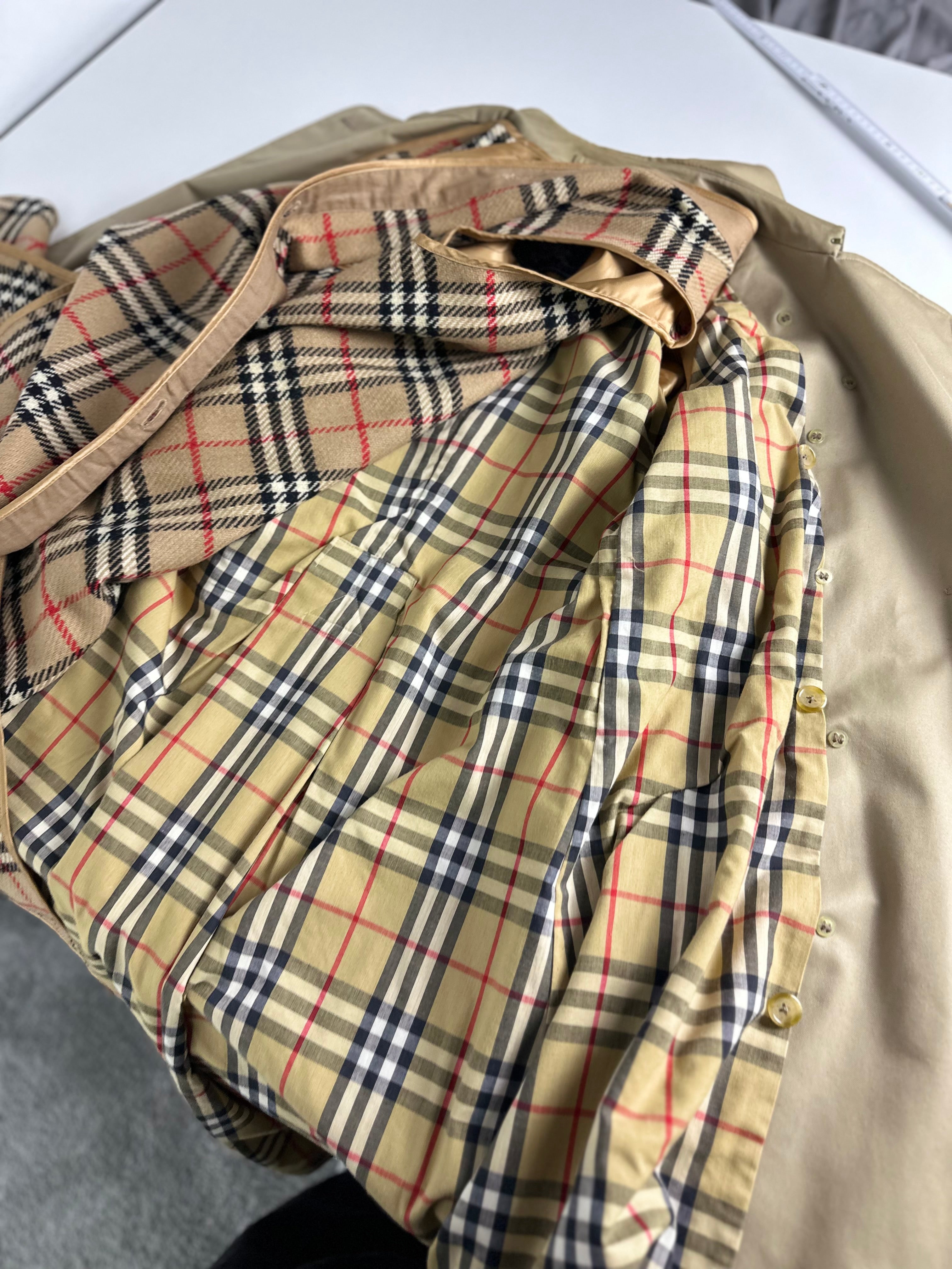 Burberrys Trenchcoat (10/S) including Inlet