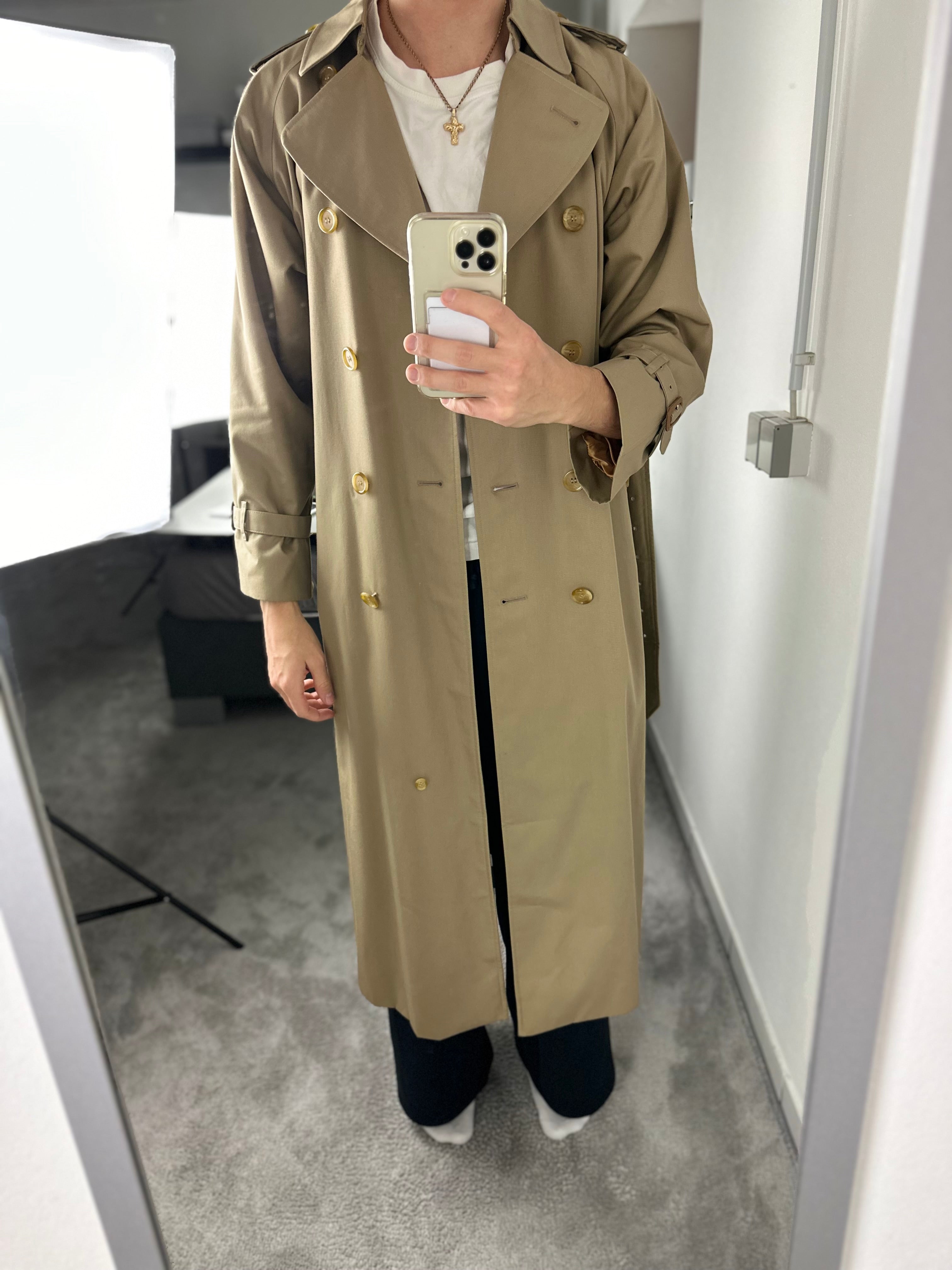 Burberrys Trenchcoat (10/S)