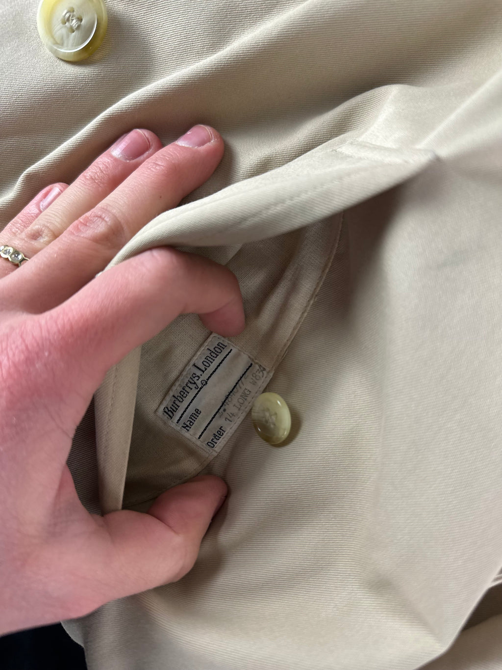 Burberrys Trenchcoat (12/M)