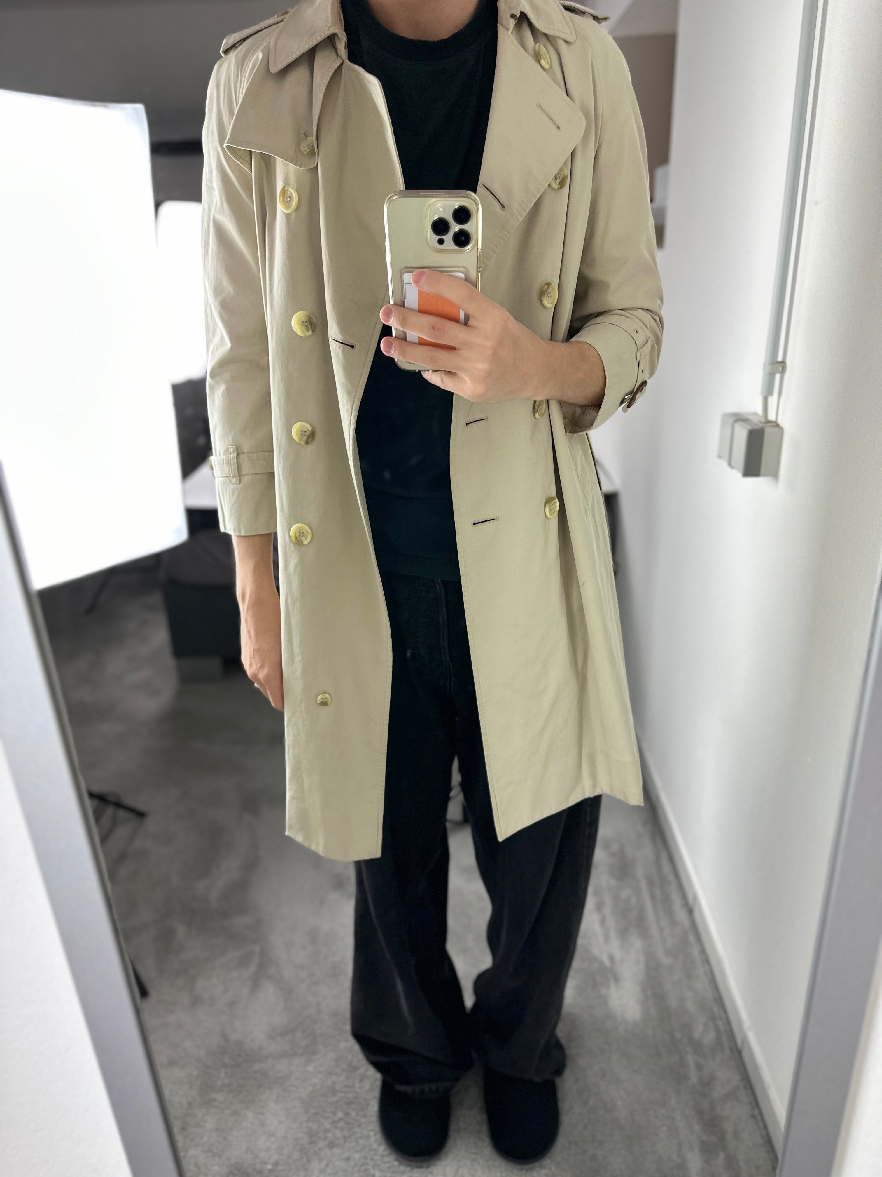 Burberrys Trenchcoat (10/S)