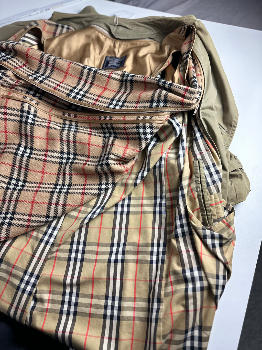 Burberrys Trenchcoat (54/XL) including Inlet
