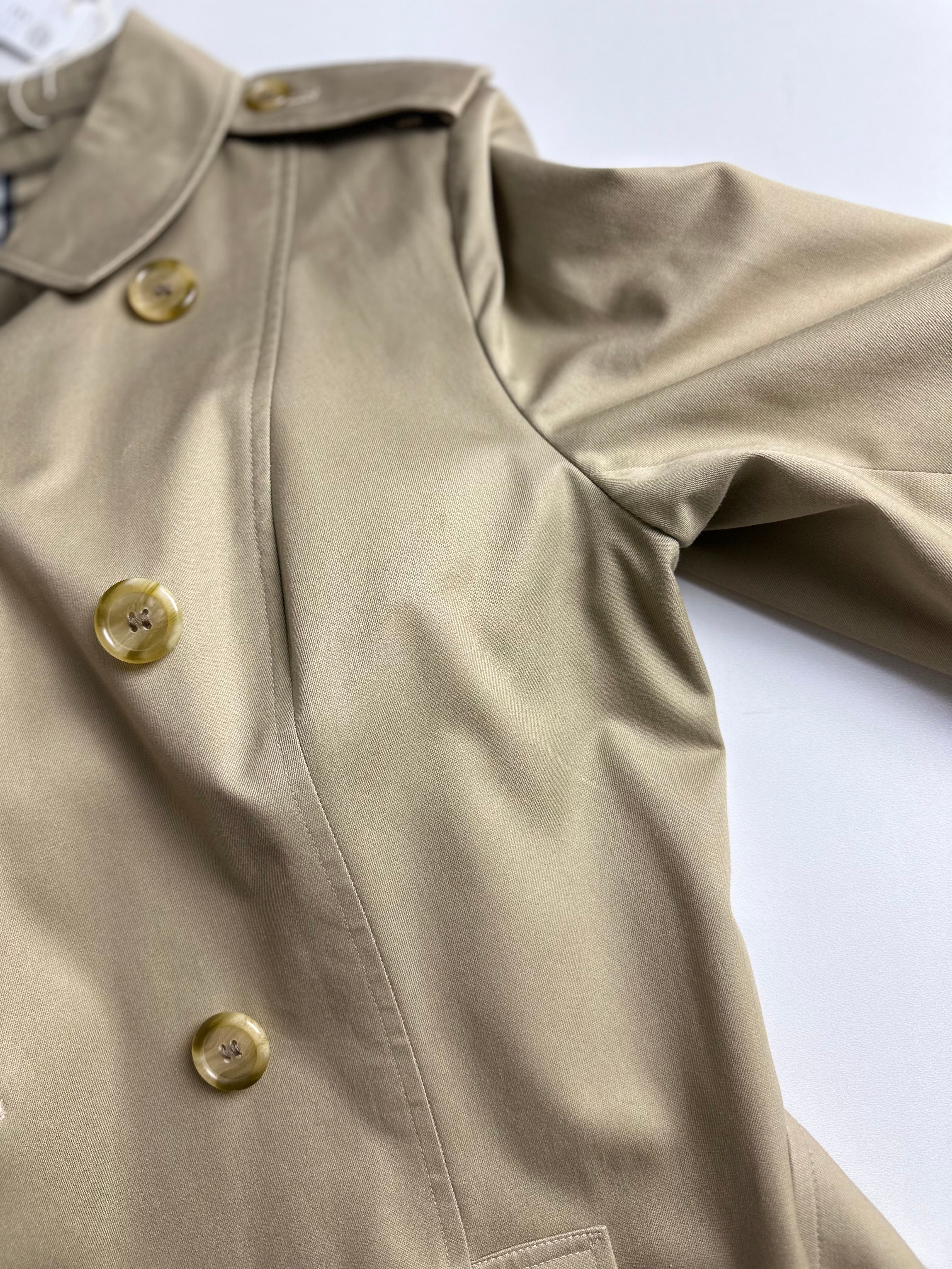 Burberrys Trenchcoat (10/S)