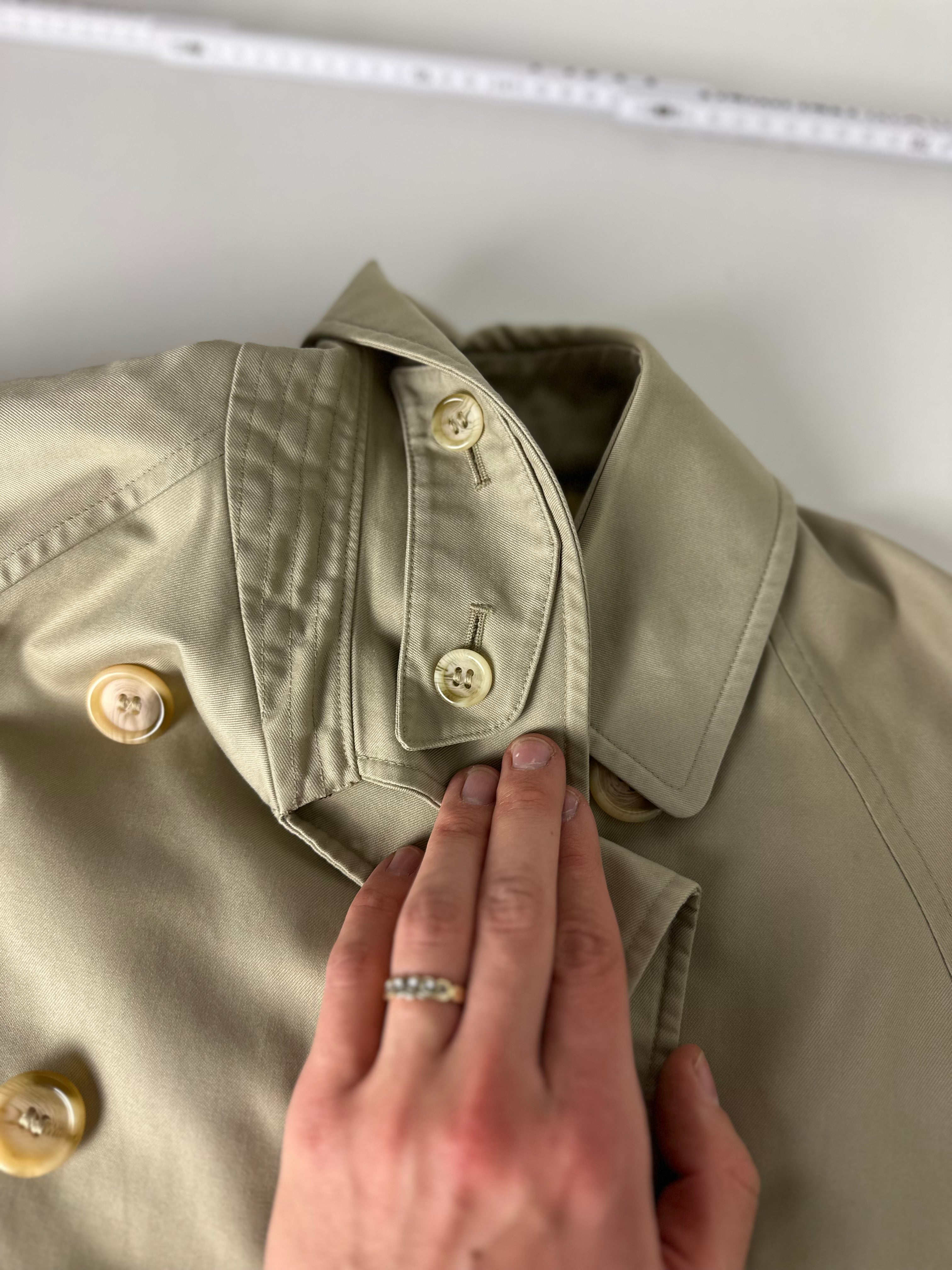 Burberrys Trenchcoat (14/L)