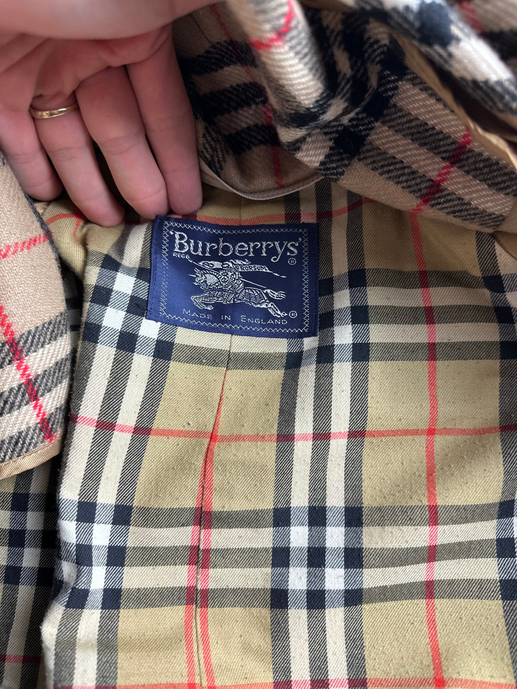 Burberrys Trenchcoat (50/L) including Inlet