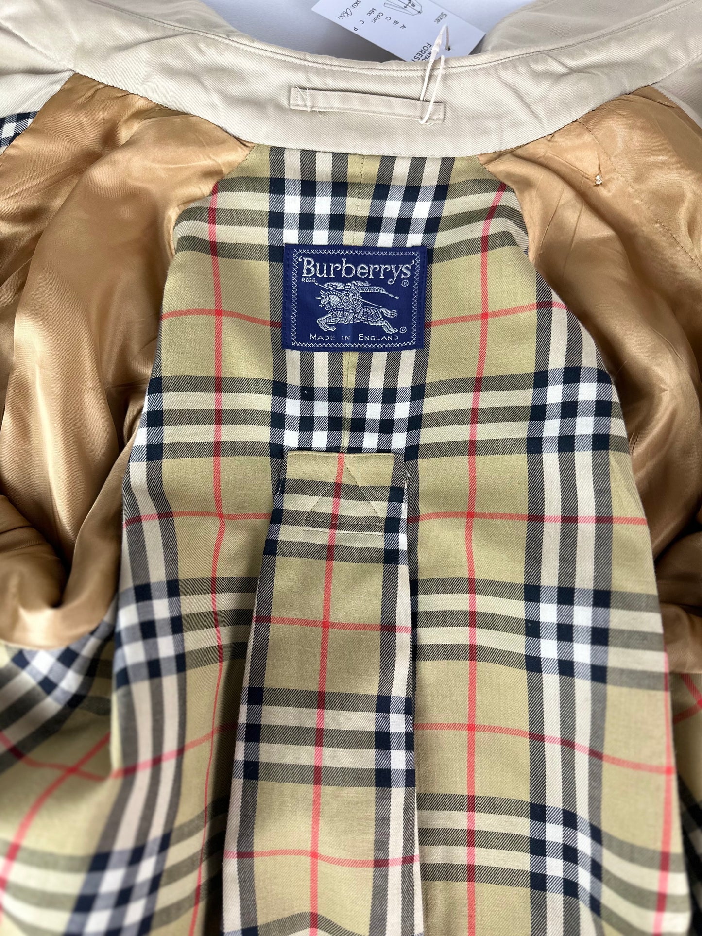 Burberrys Trenchcoat (12/M)