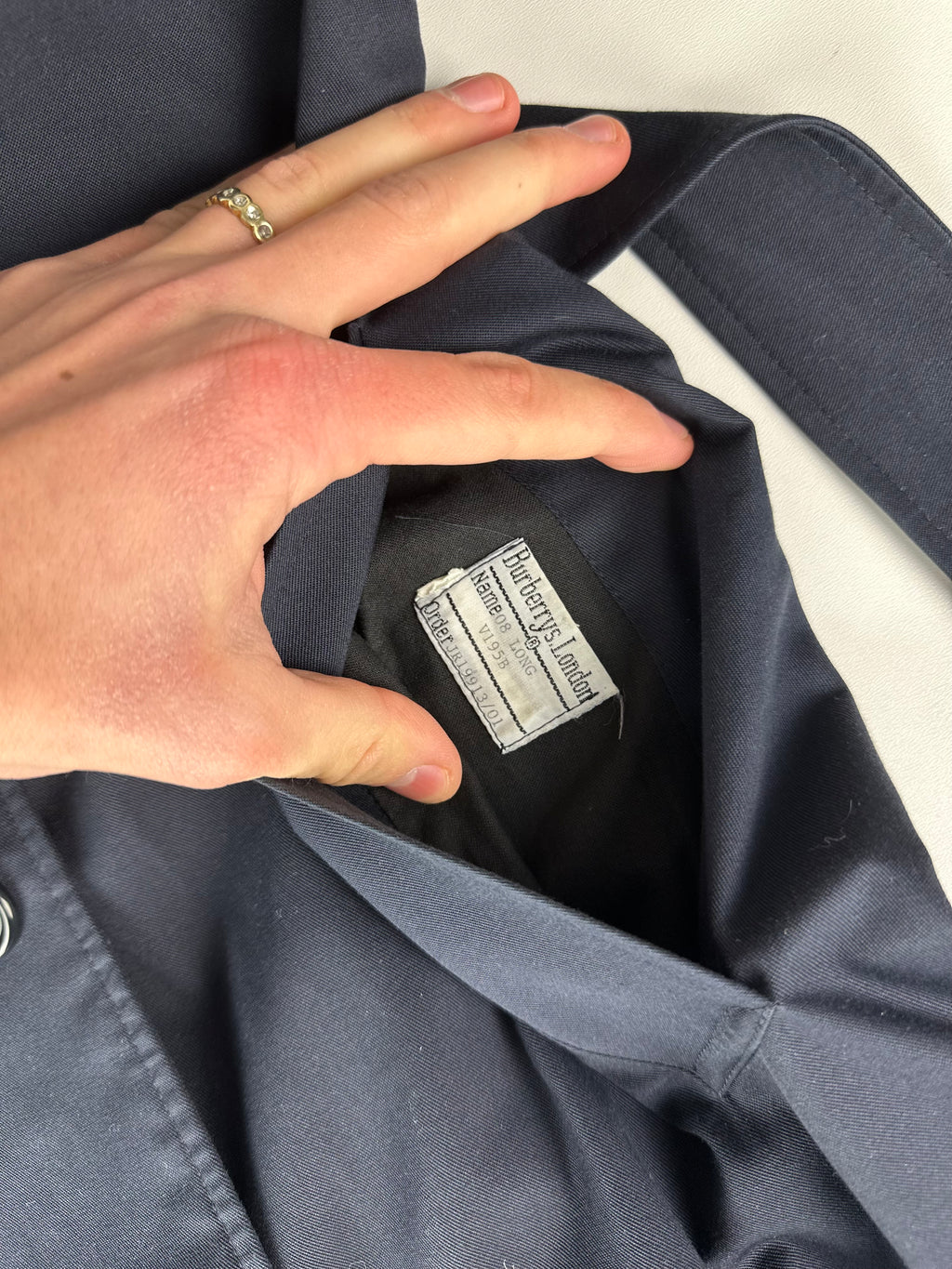 Burberrys Trenchcoat (10/S)