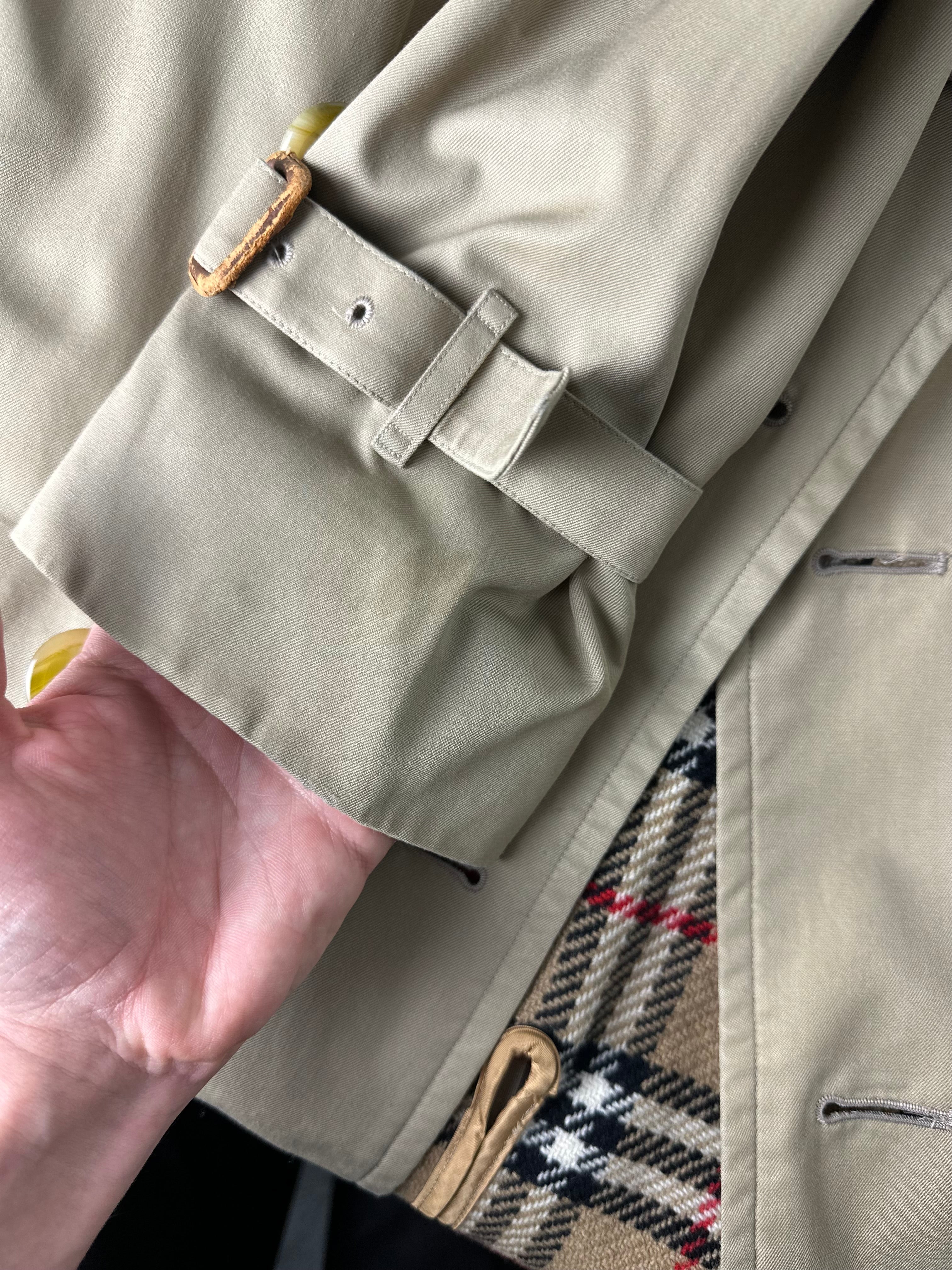 Burberrys Trenchcoat (50/L) including Inlet