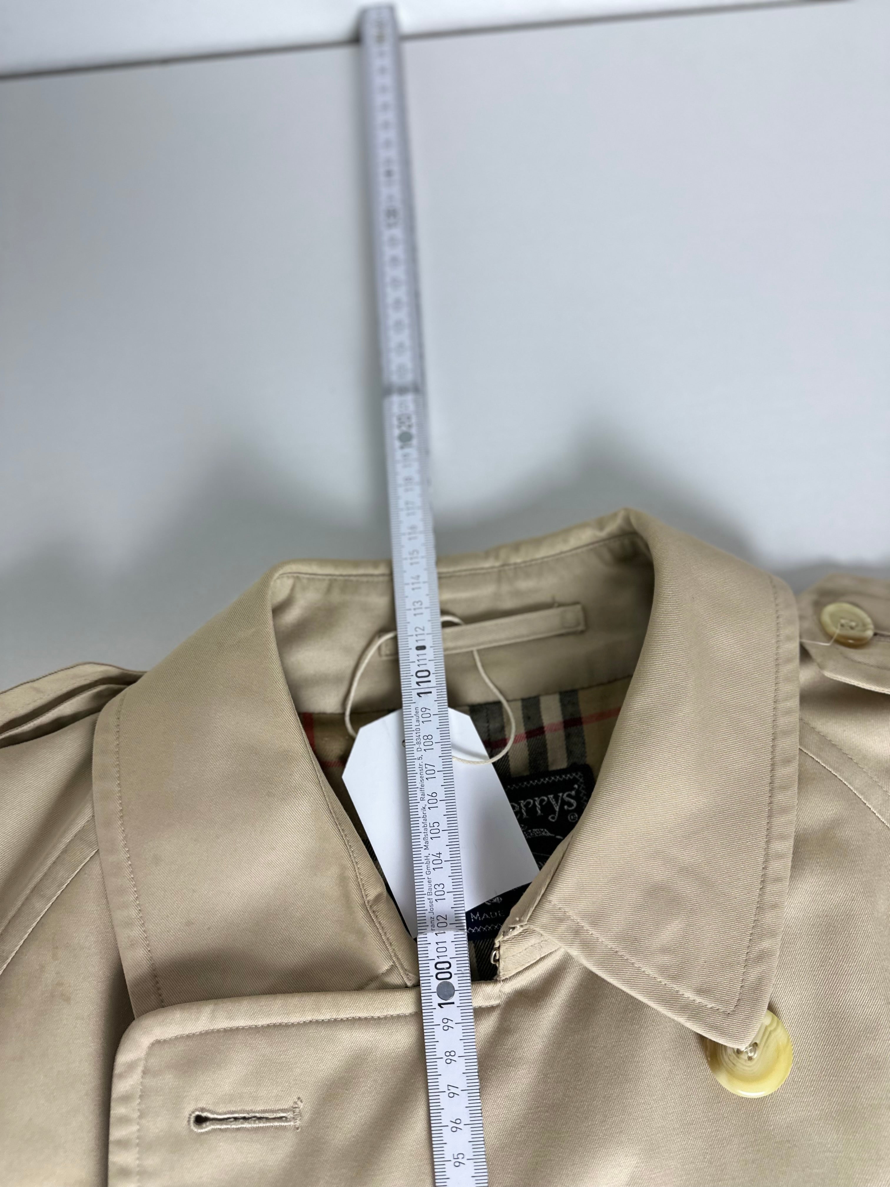 Burberrys Trenchcoat (50/L)