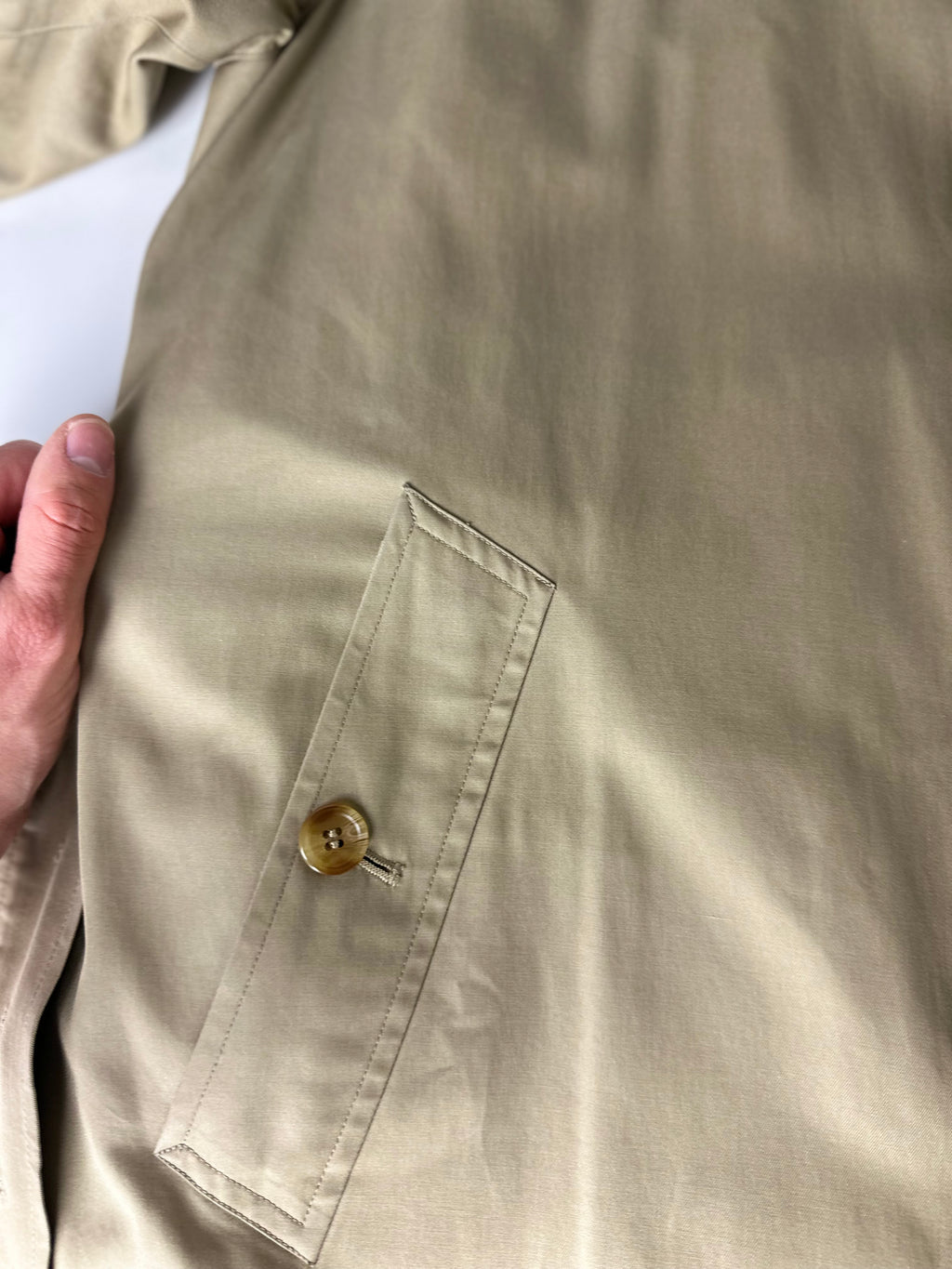 Burberrys Trenchcoat (52/L) including Inlet
