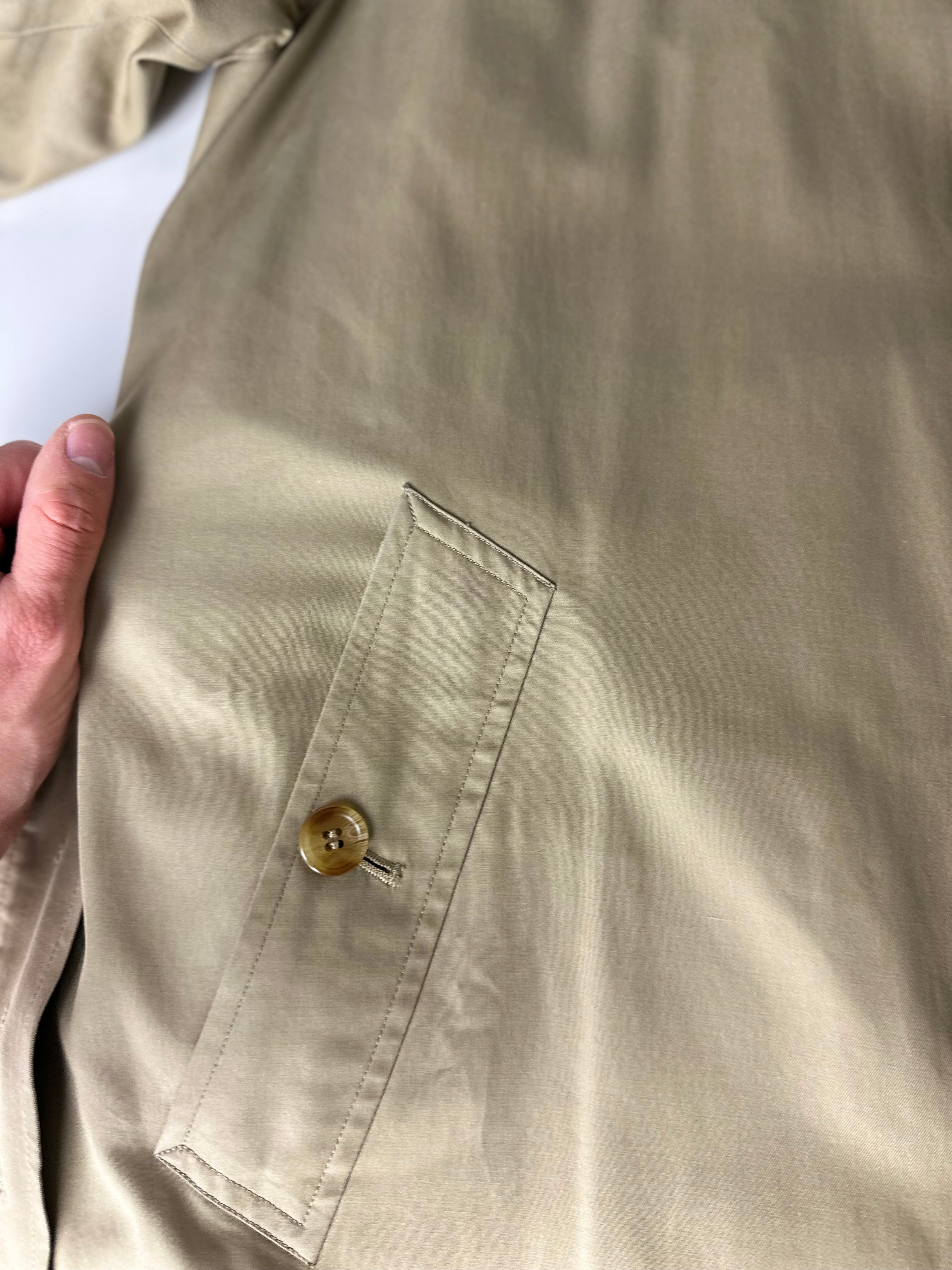 Burberrys Trenchcoat (52/L) including Inlet