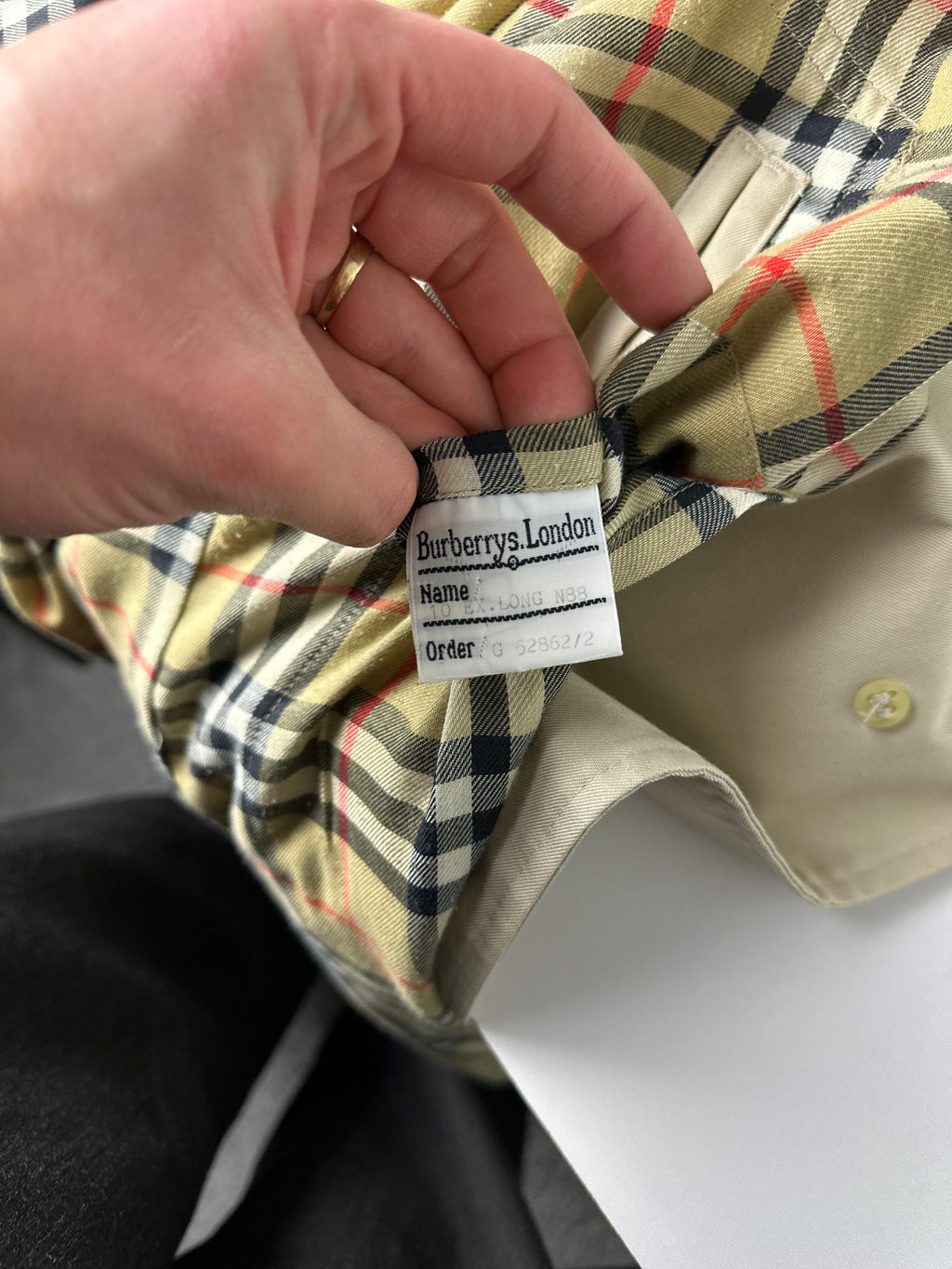 Burberrys Trenchcoat (12/M)