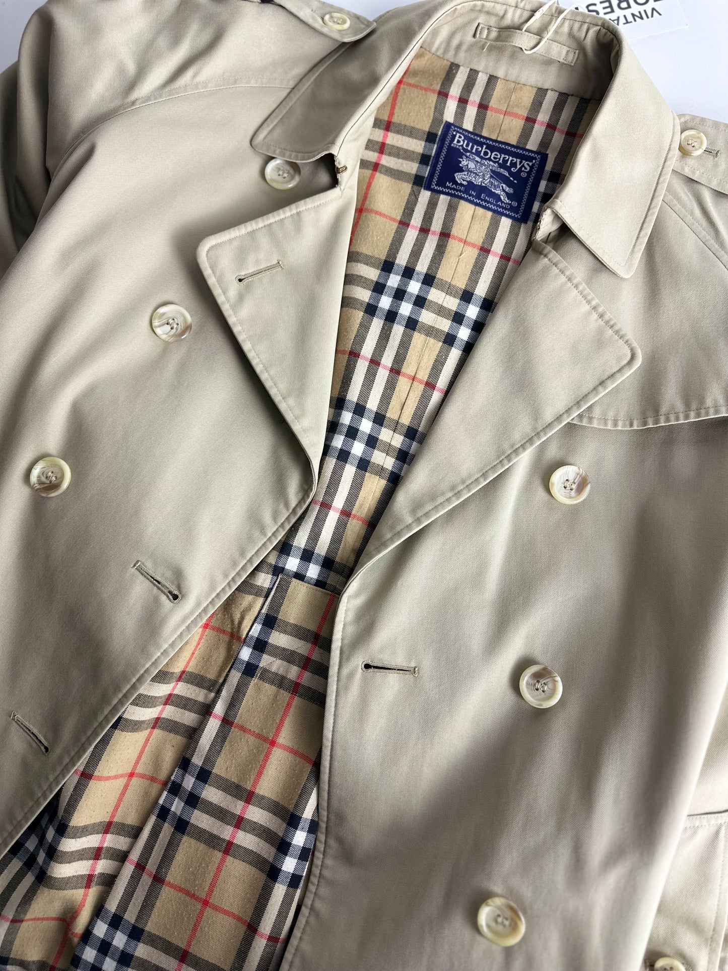 Burberrys Trenchcoat (10/S)