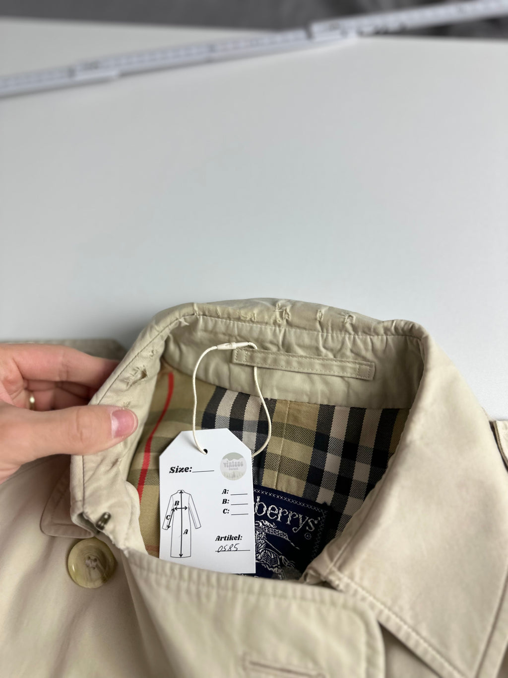 Burberrys Trenchcoat (10/S)