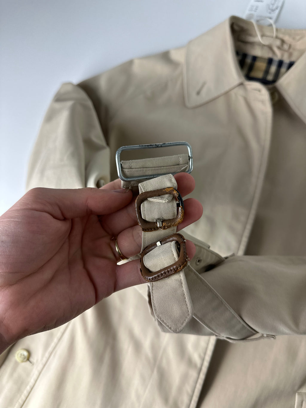 Burberrys Trenchcoat (10/S)