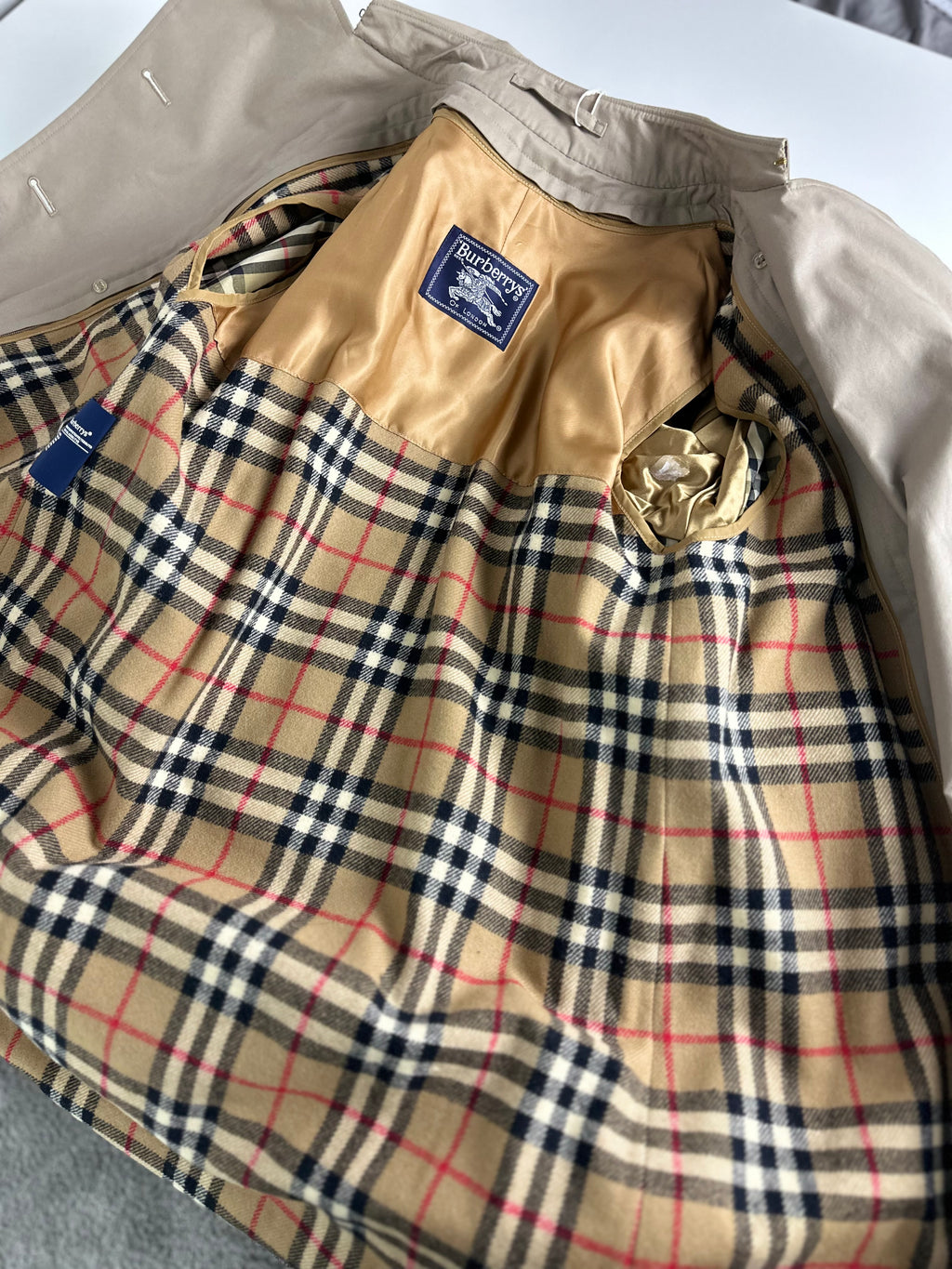 Burberrys Trenchcoat (8/XS) including Inlet