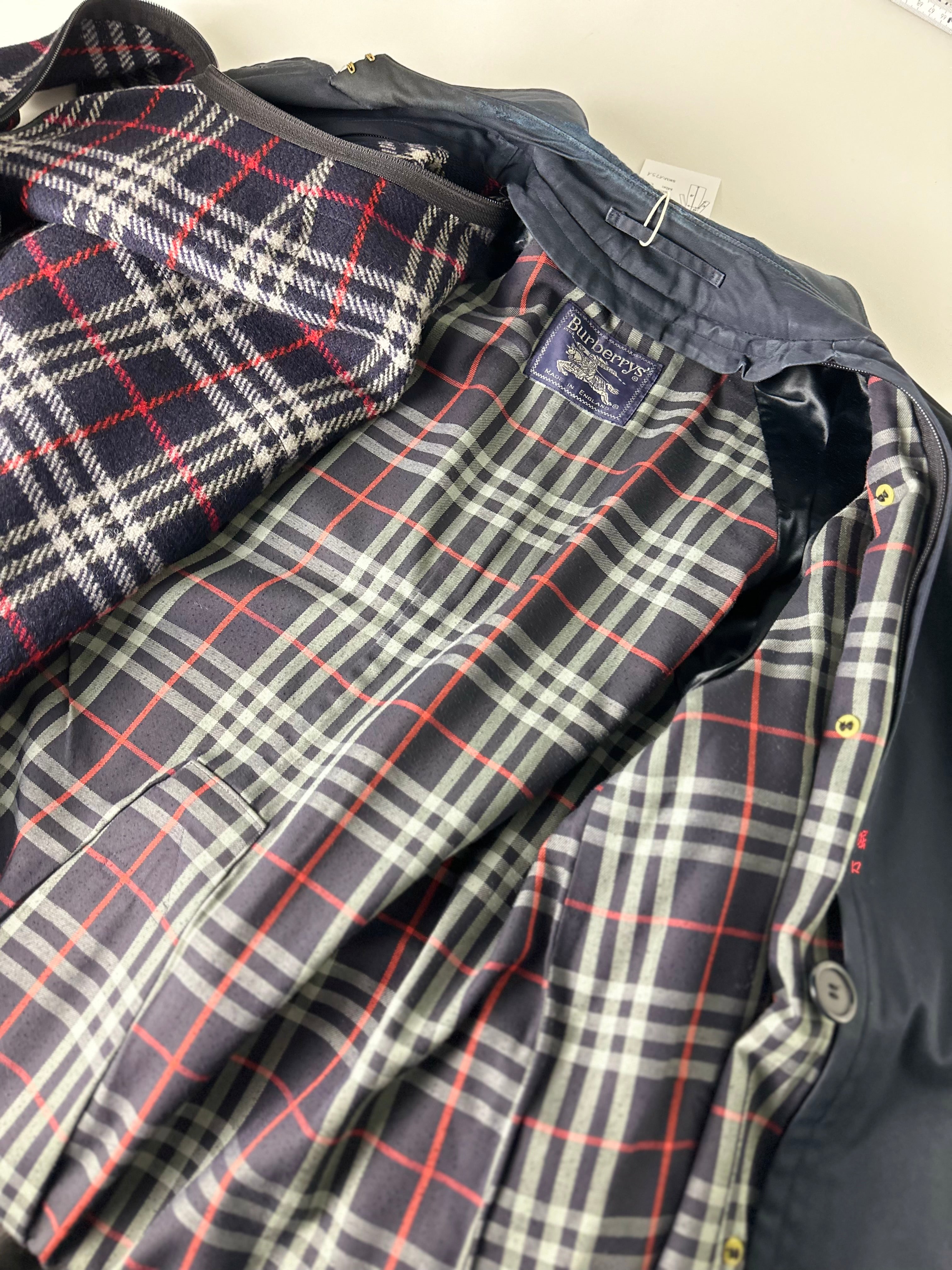 Burberrys Trenchcoat (46/S) including Inlet