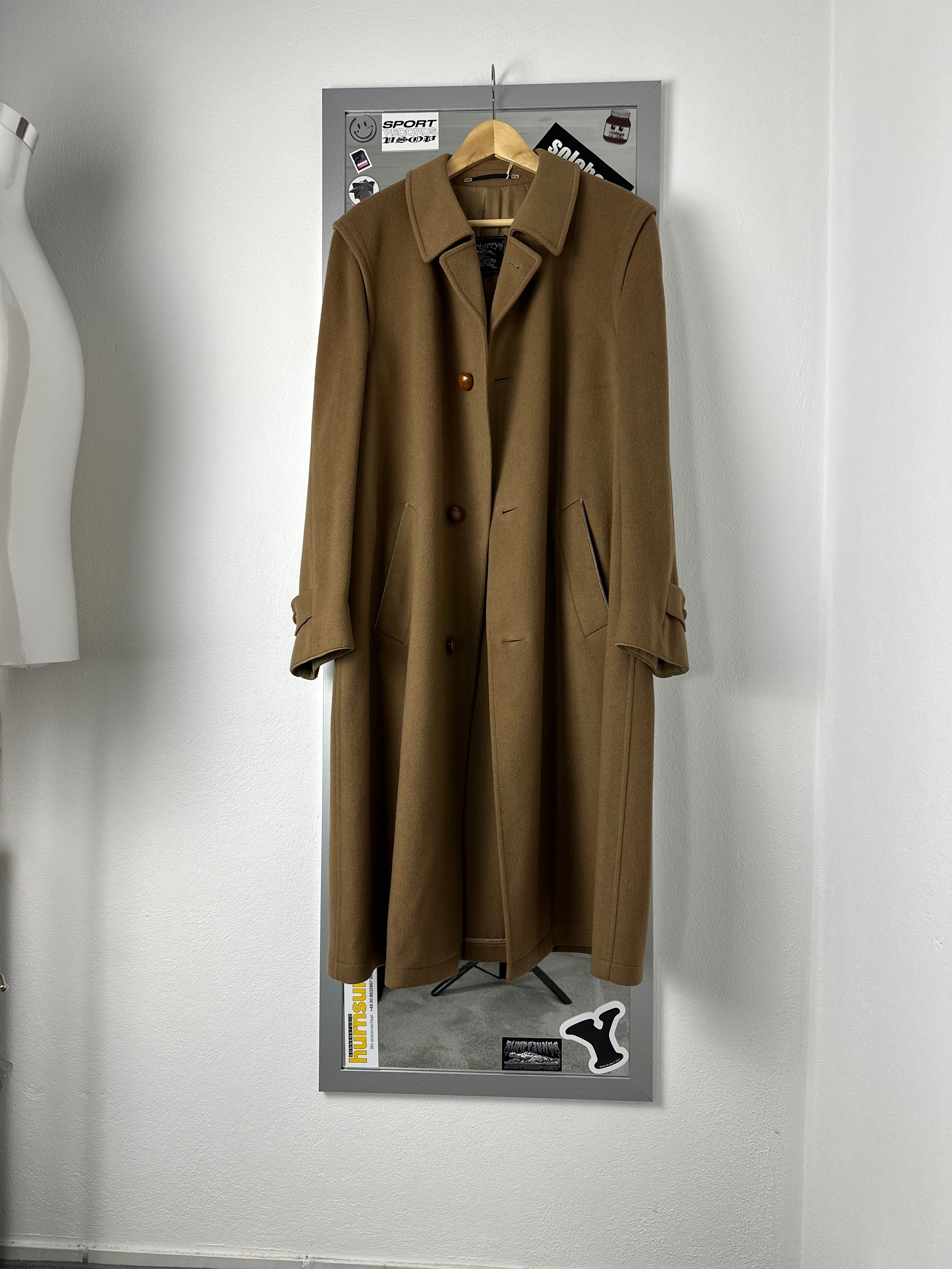 Burberrys Coat (50/L)