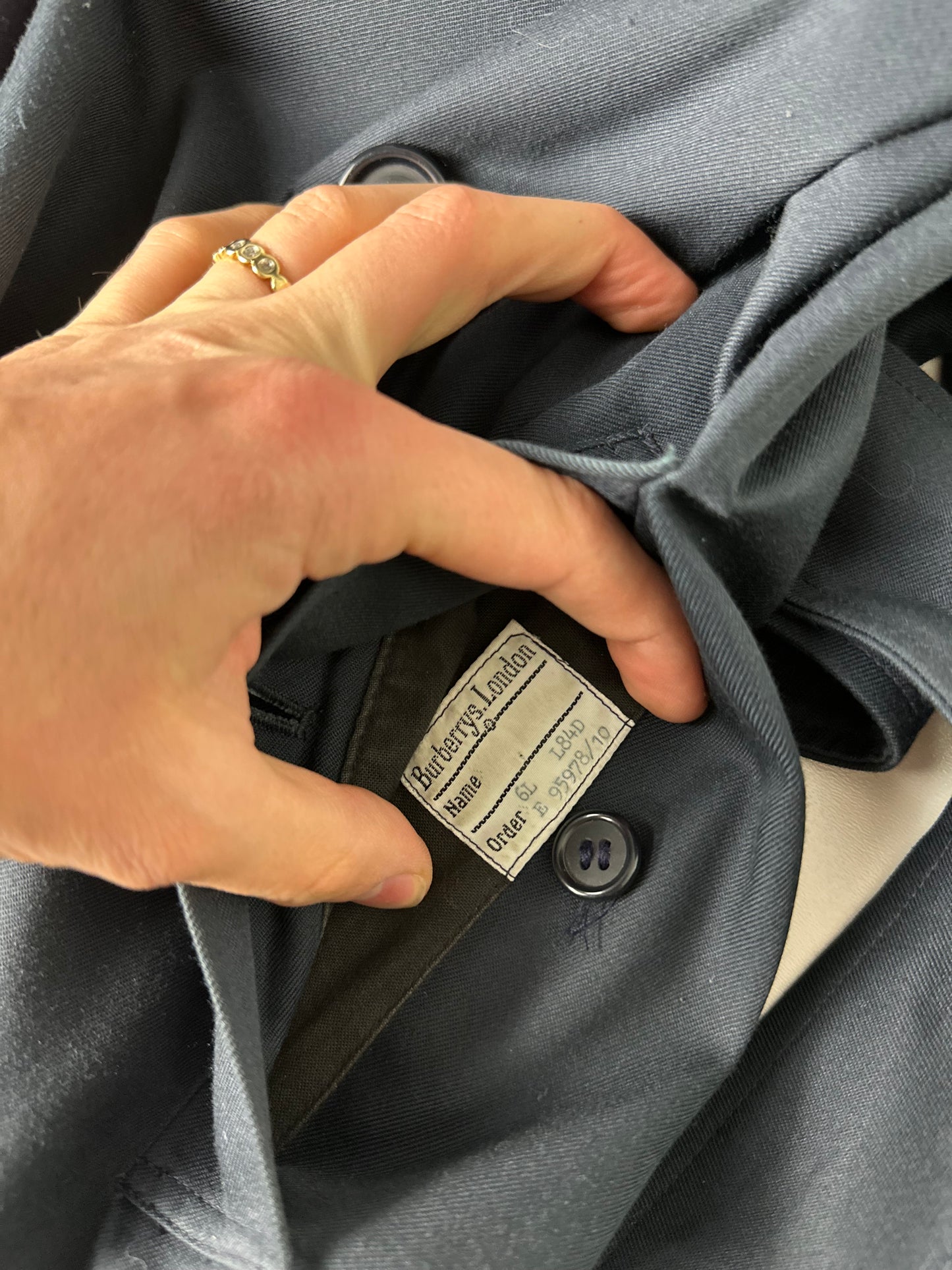 Burberrys Trenchcoat (10/S)