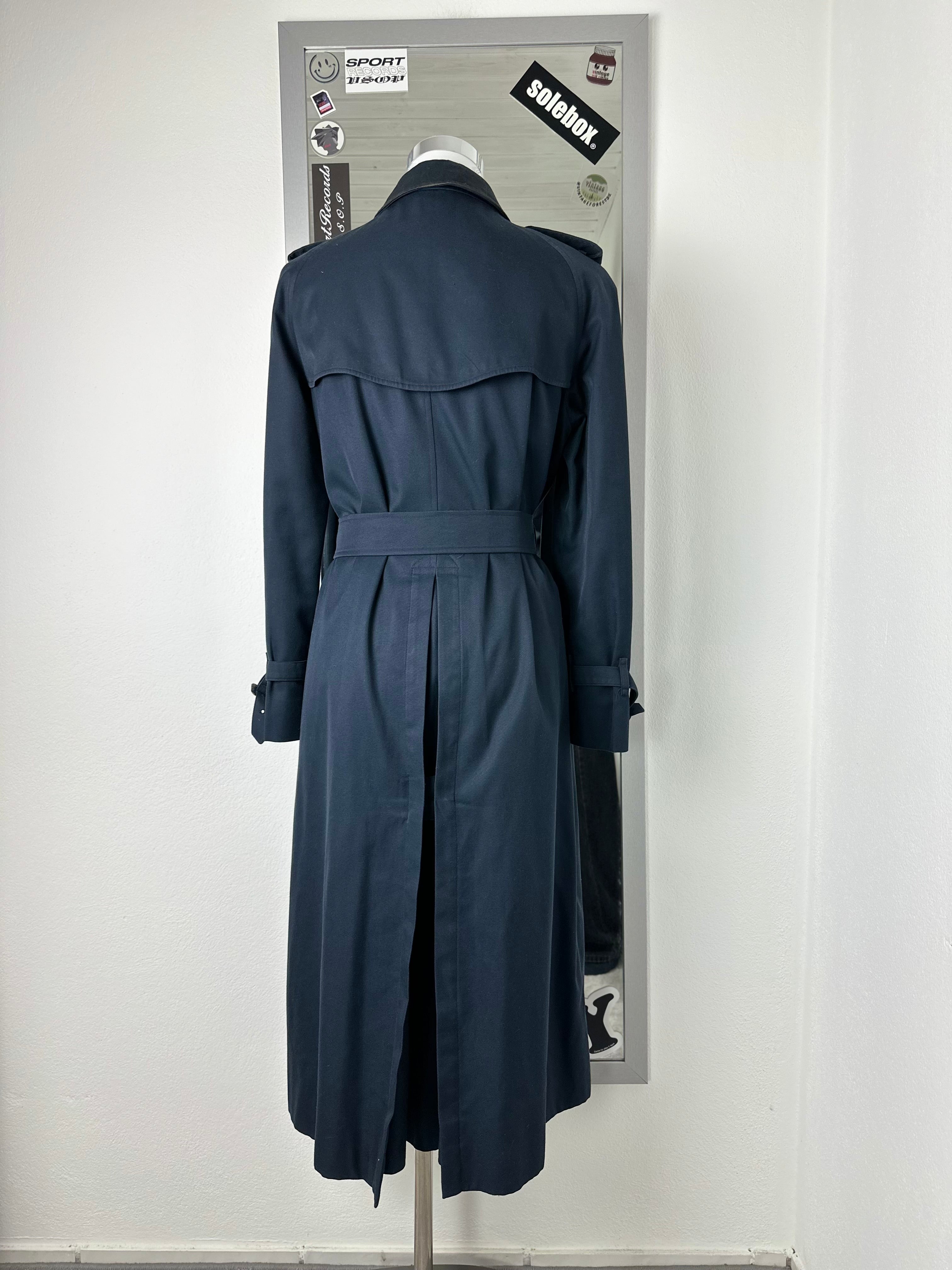 Burberrys Trenchcoat (10/S)