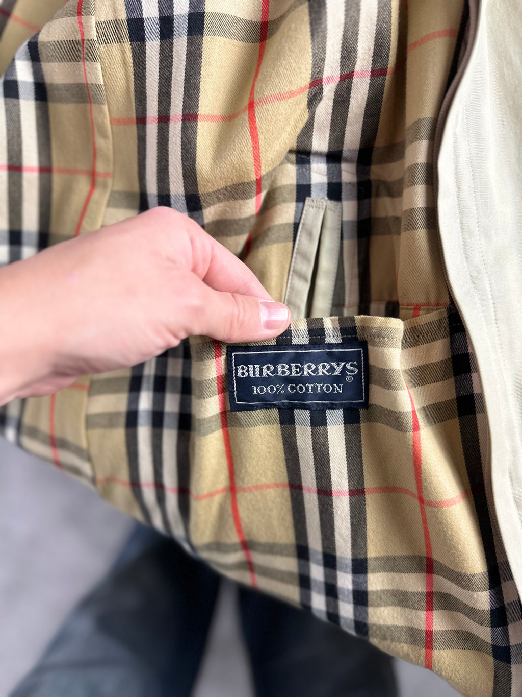 Burberrys Trenchcoat (50/L) including Inlet