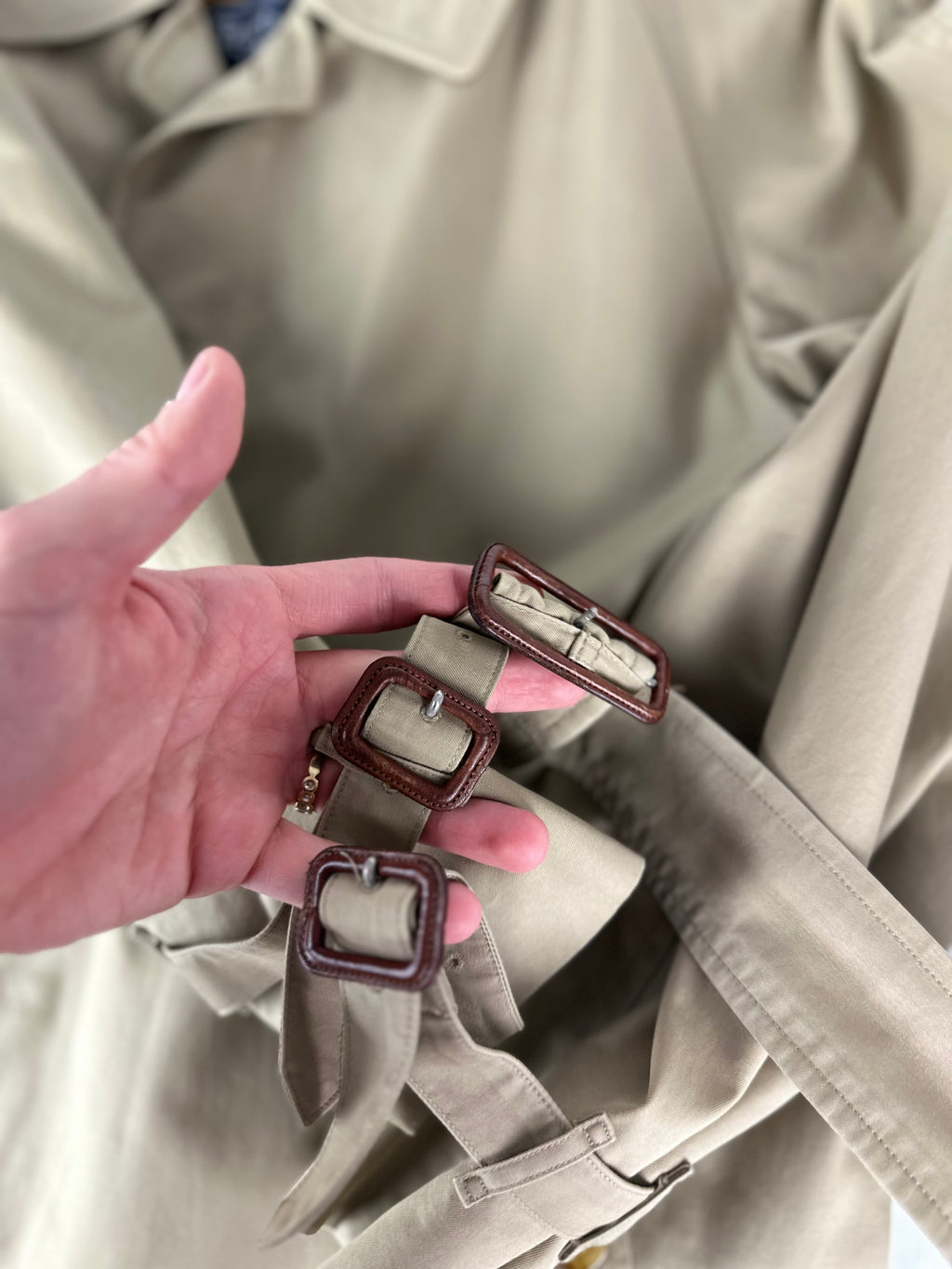 Burberrys Trenchcoat (52/L) including Inlet