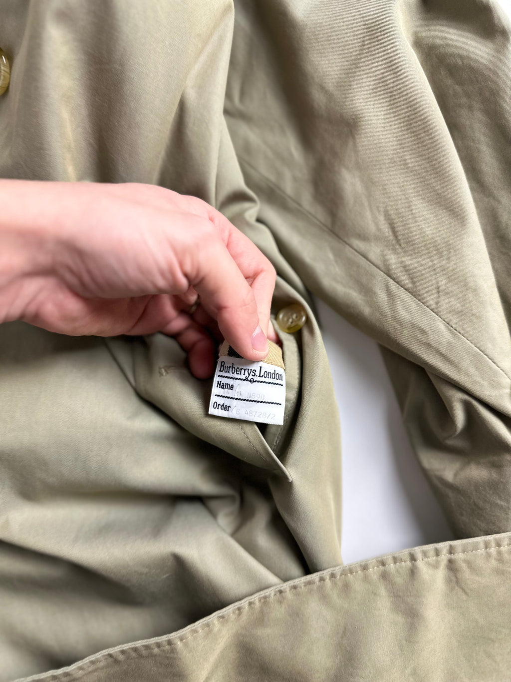 Burberrys Trenchcoat (14/L) including Inlet