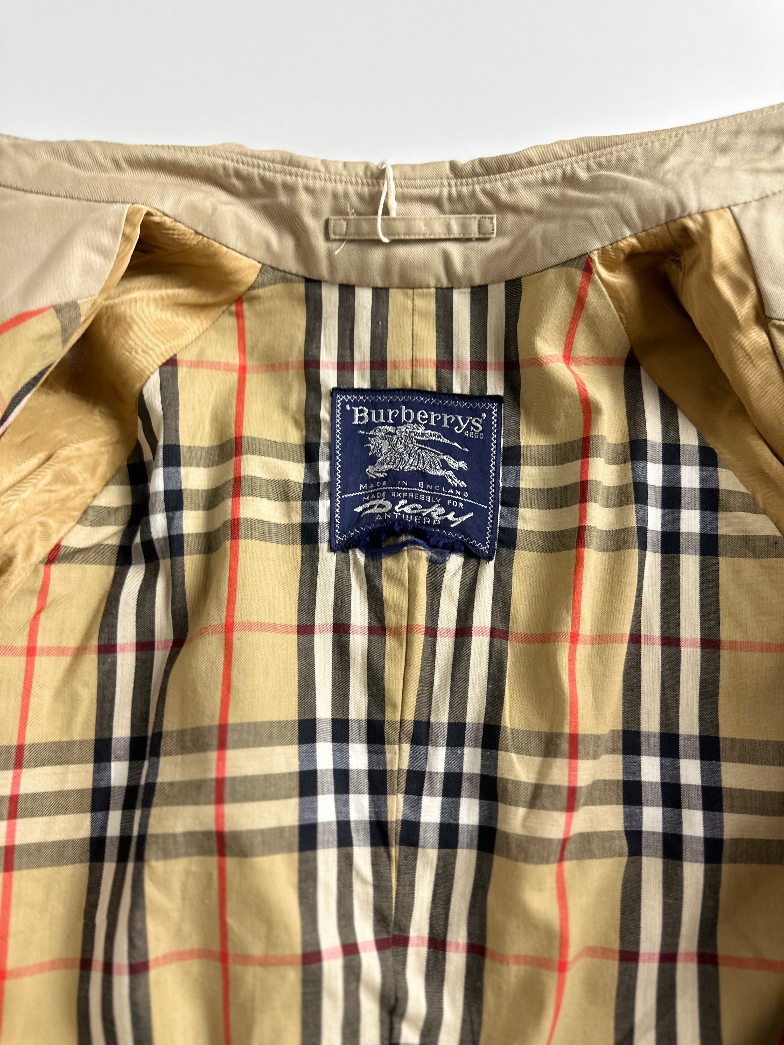 Burberrys Trenchcoat (8/XS)