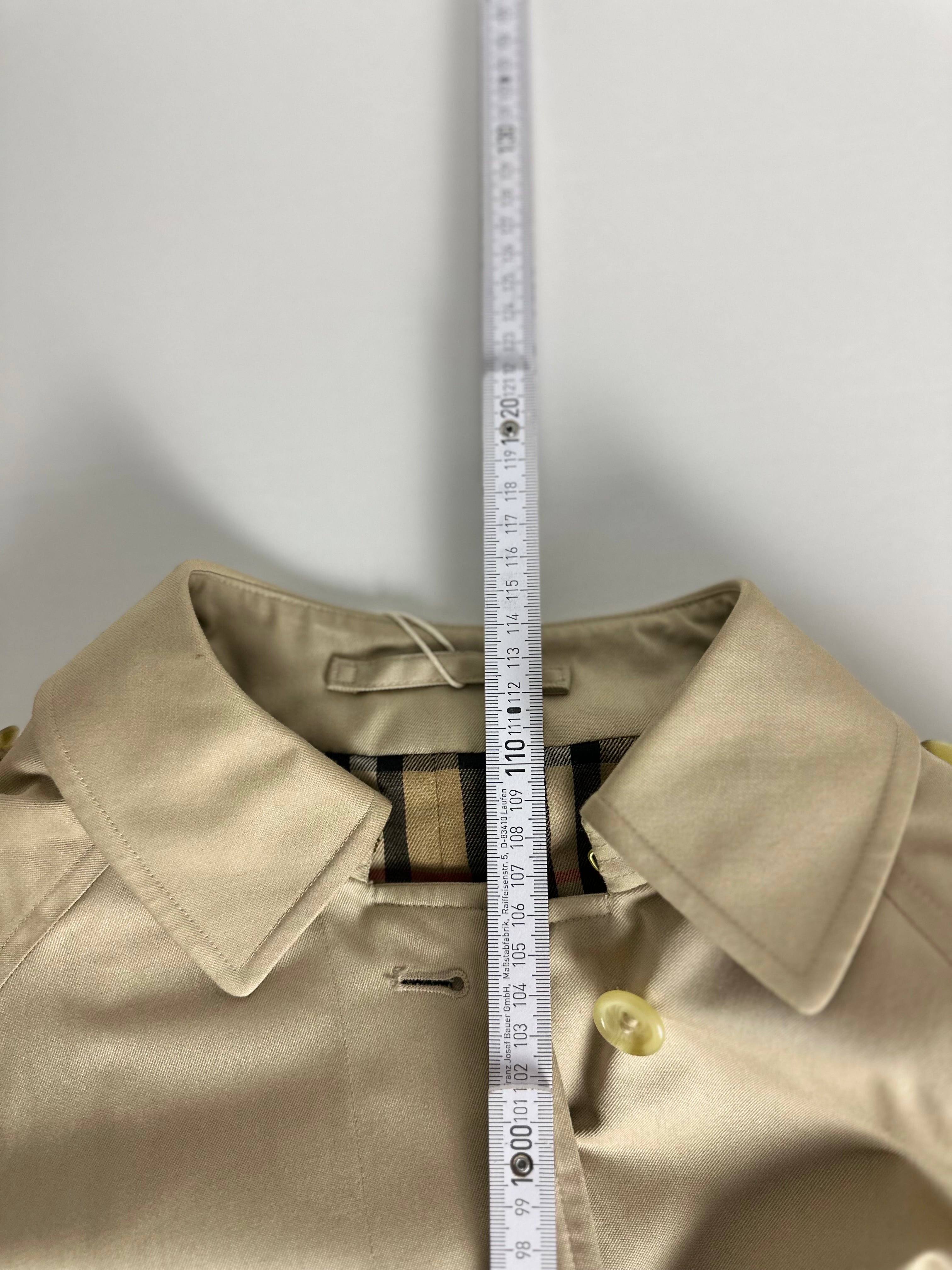 Burberrys Trenchcoat (10/S)