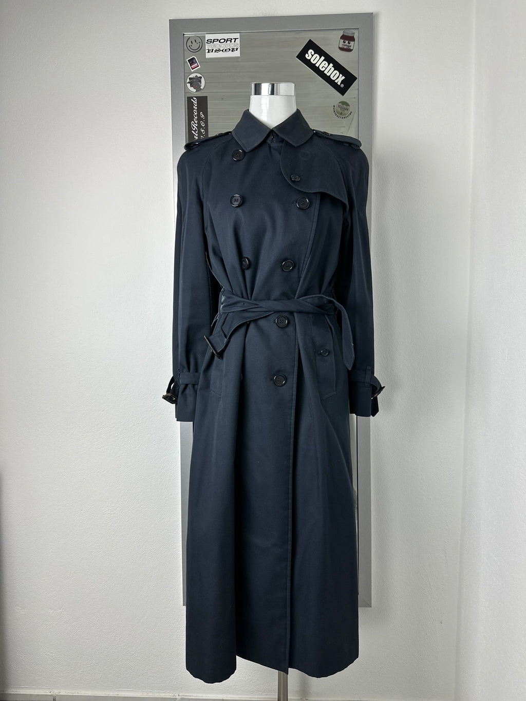 Burberrys Trenchcoat (10/S)