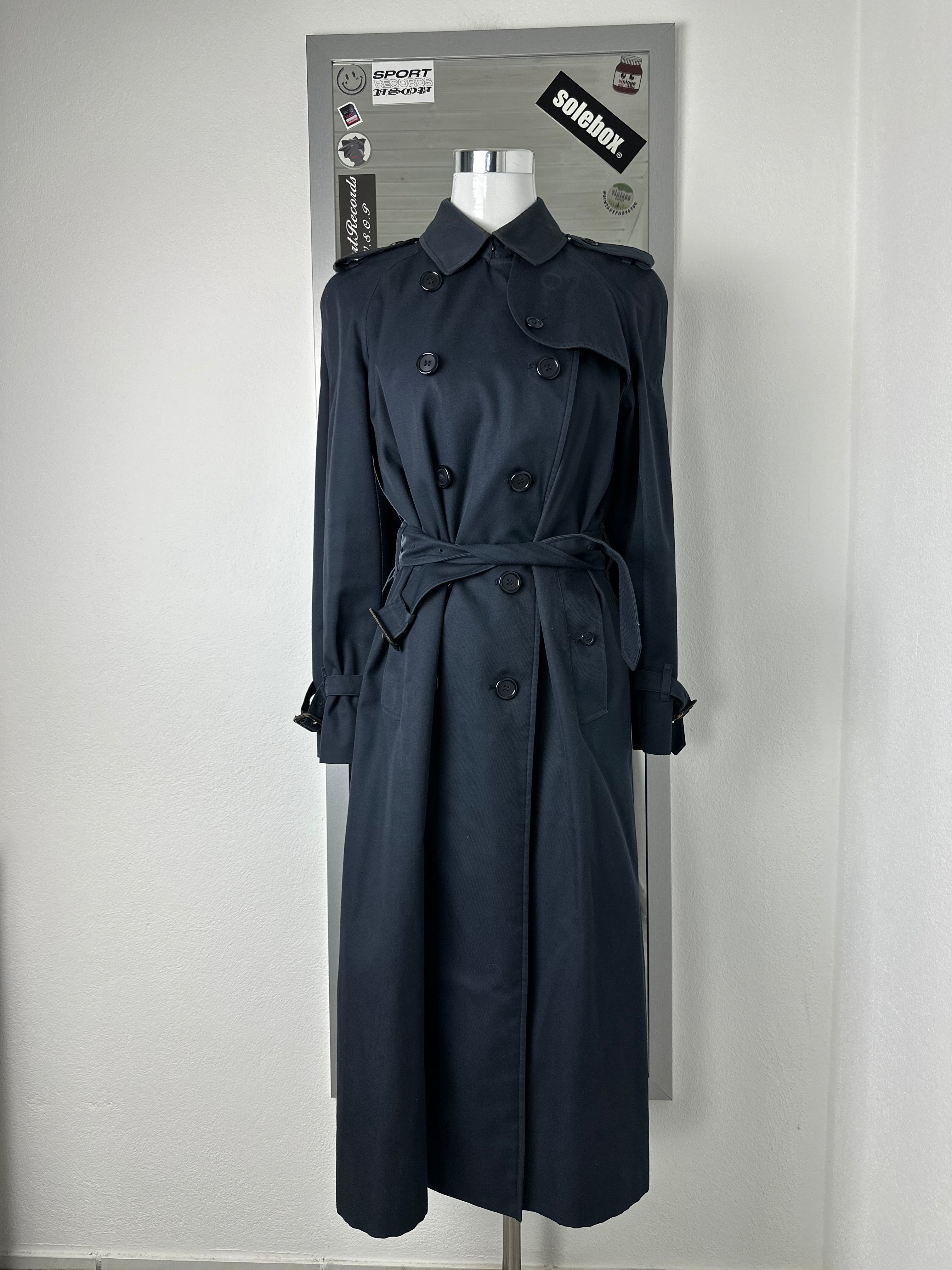 Burberrys Trenchcoat (10/S)