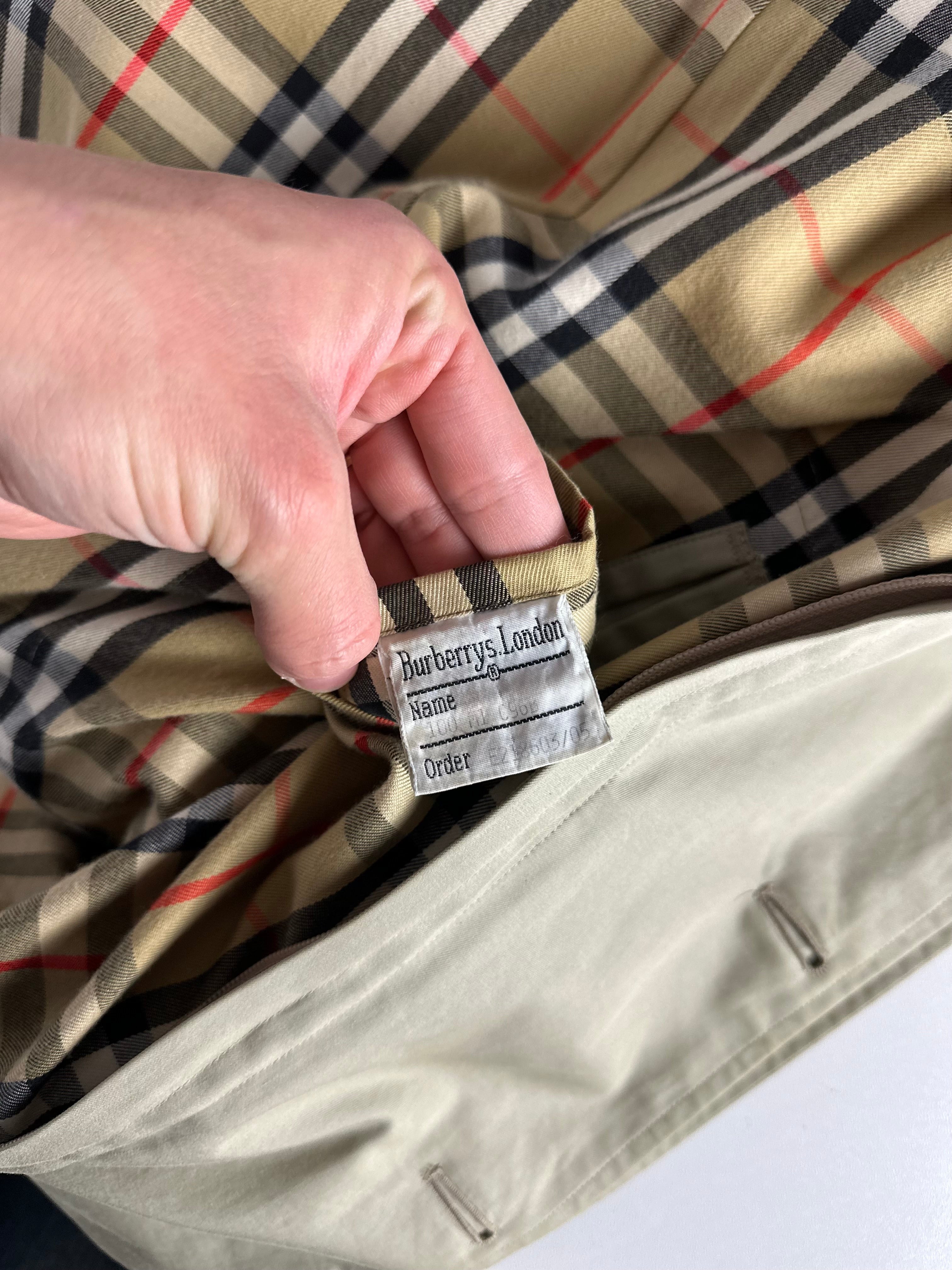 Burberrys Trenchcoat (50/L) including Inlet